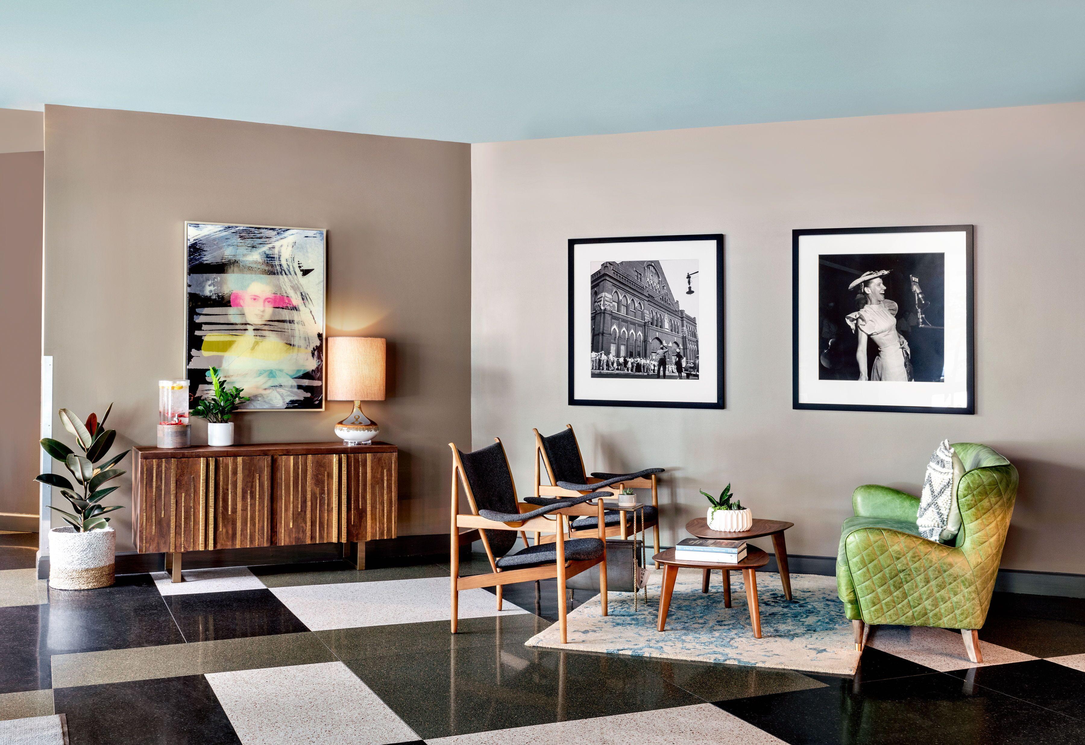 Hotel Delta By Marriott Airport 3*