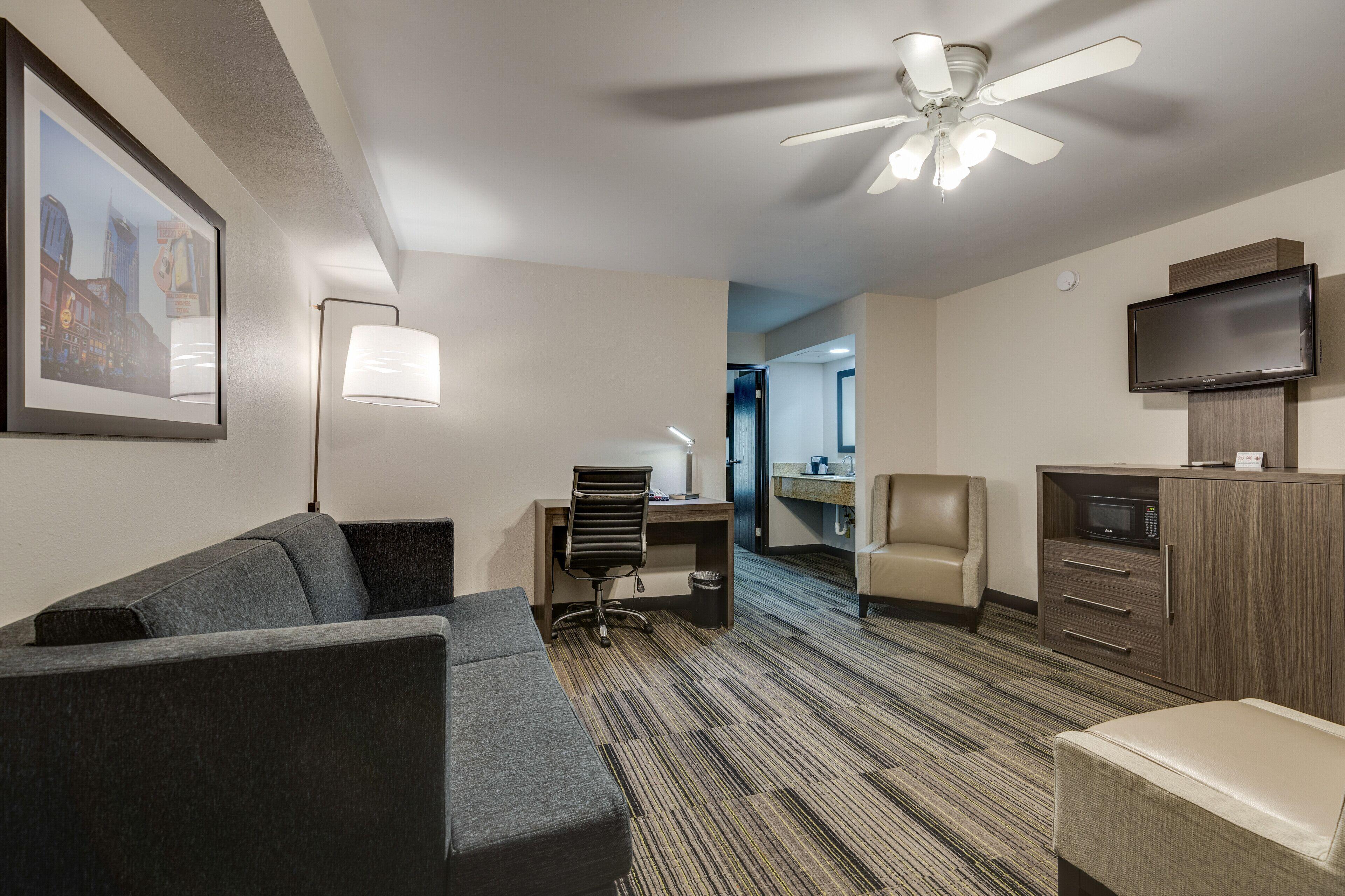 Hotel Alexis And Nashville