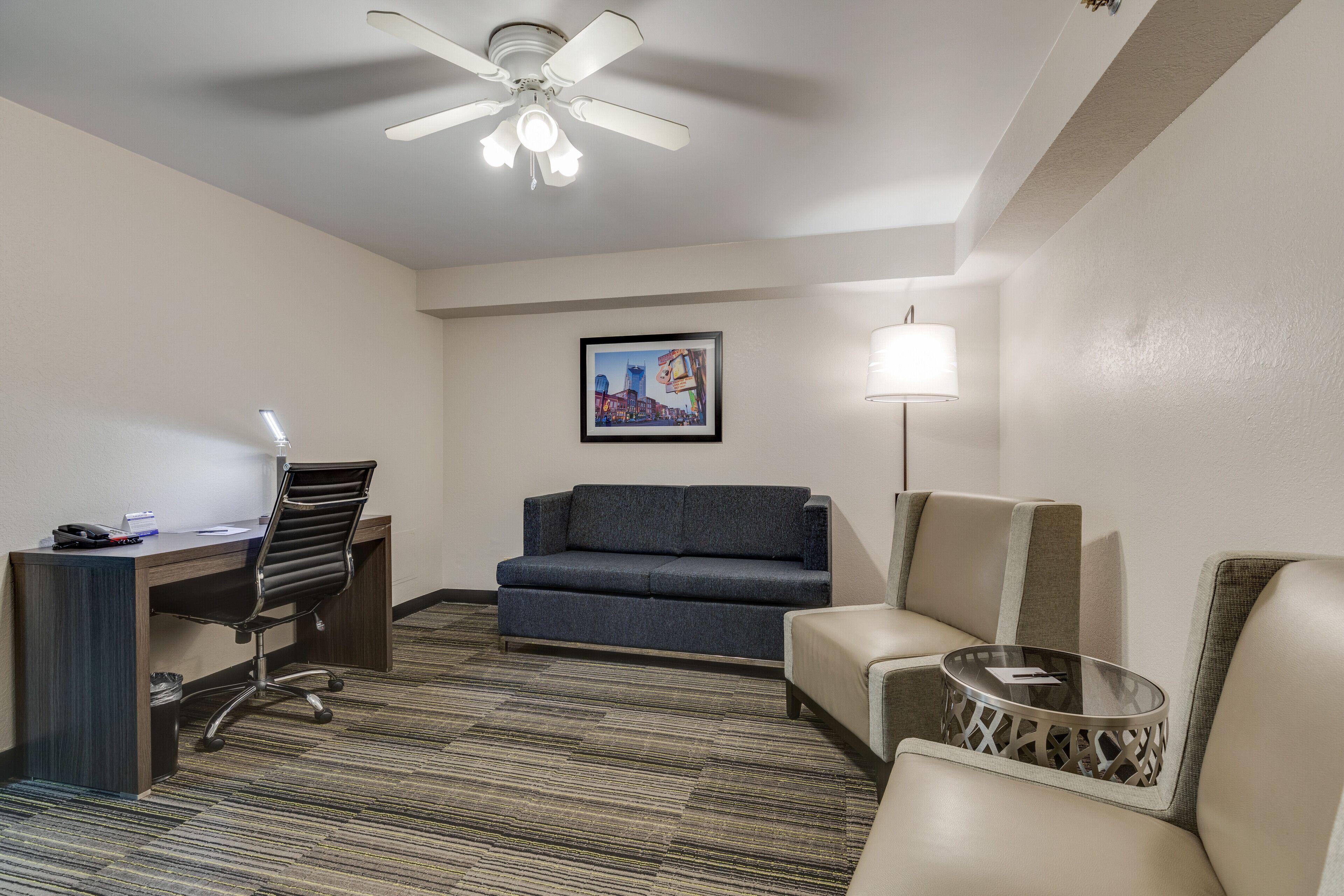 Hotel Alexis And Nashville