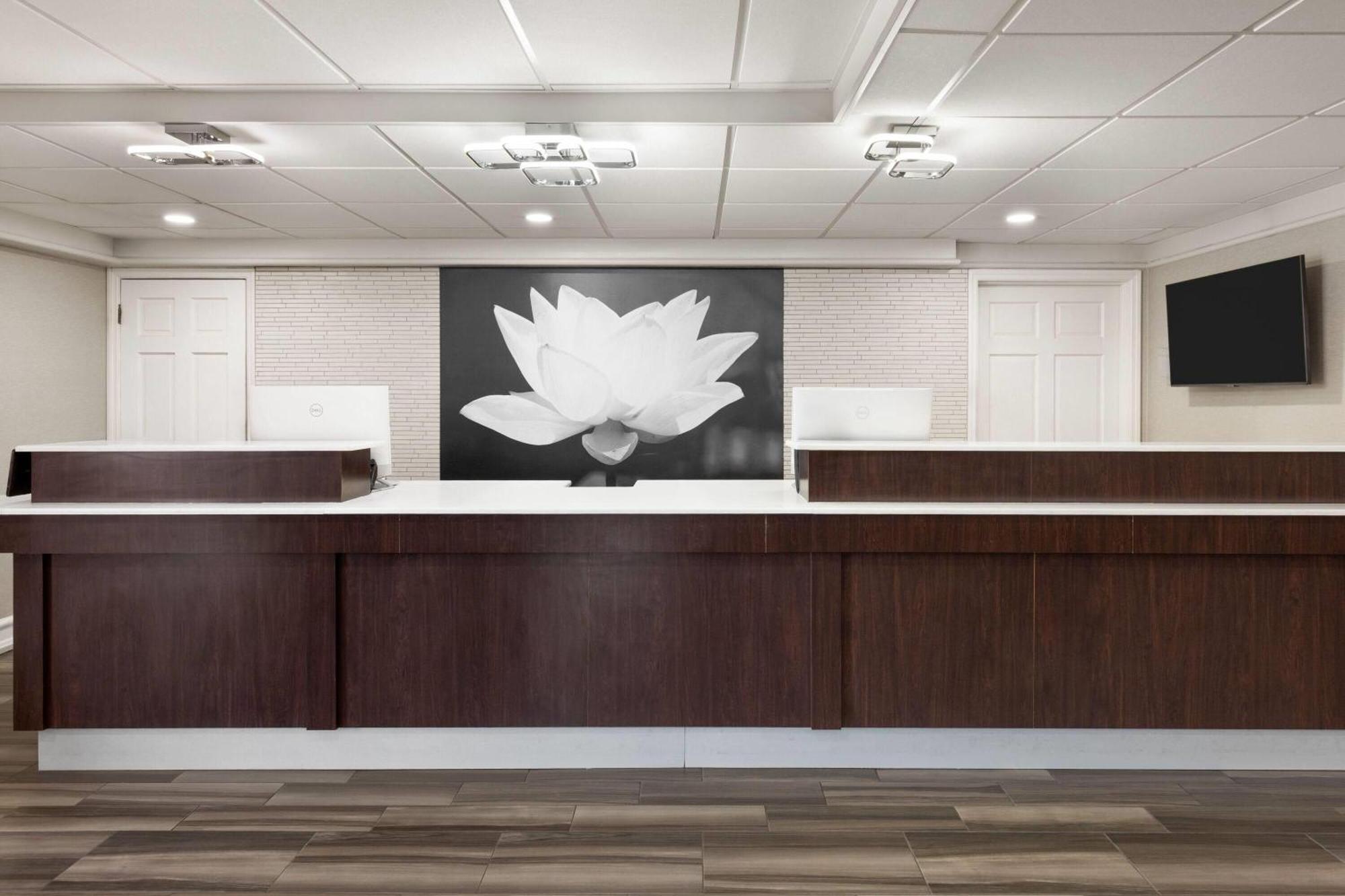 Hotel La Quinta By Wyndham South 2*