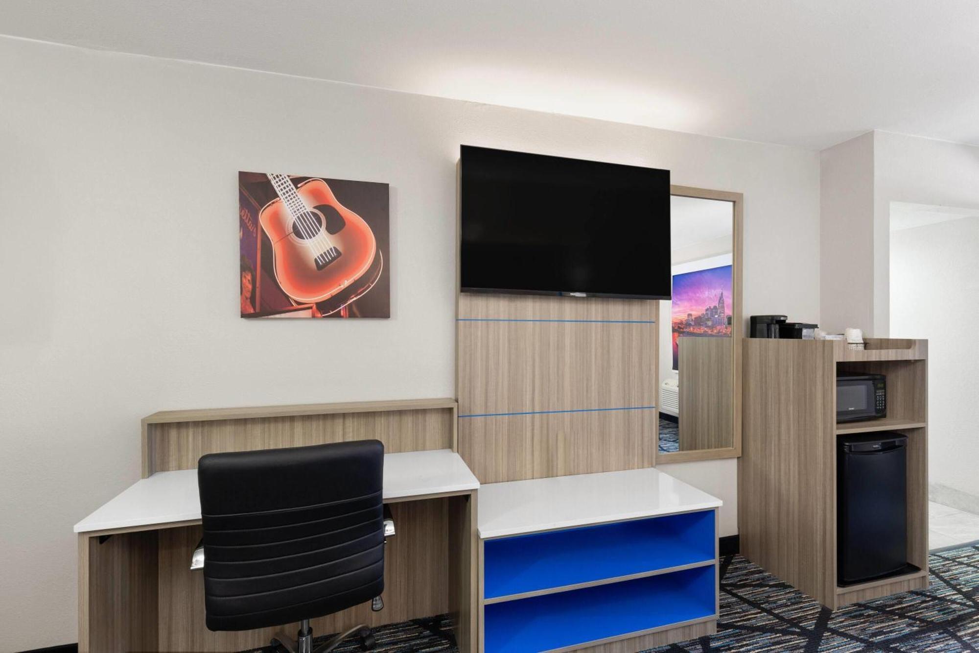 La Quinta By Wyndham South Hotel