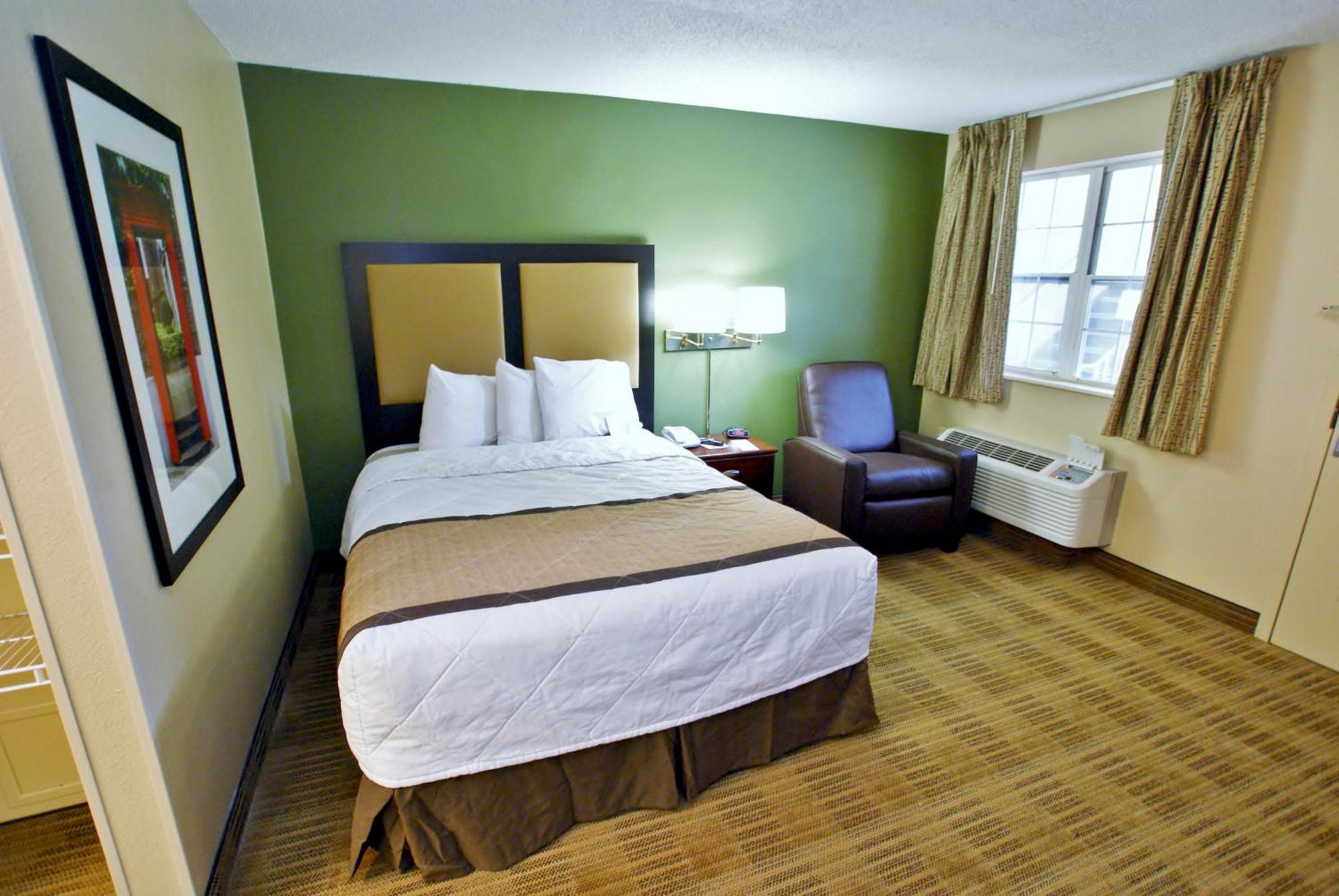 Extended America Select - - Airport Hotel