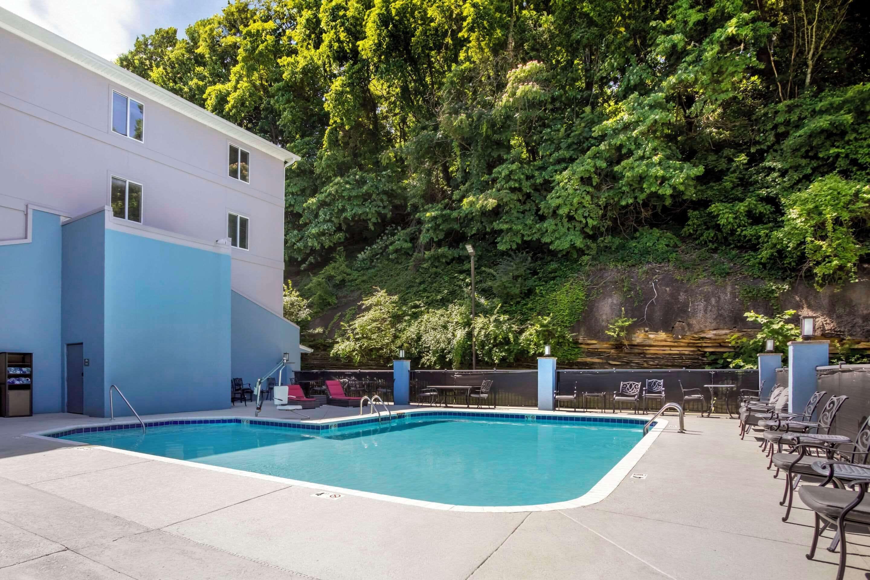 Comfort Airport - Bna Hotel Nashville