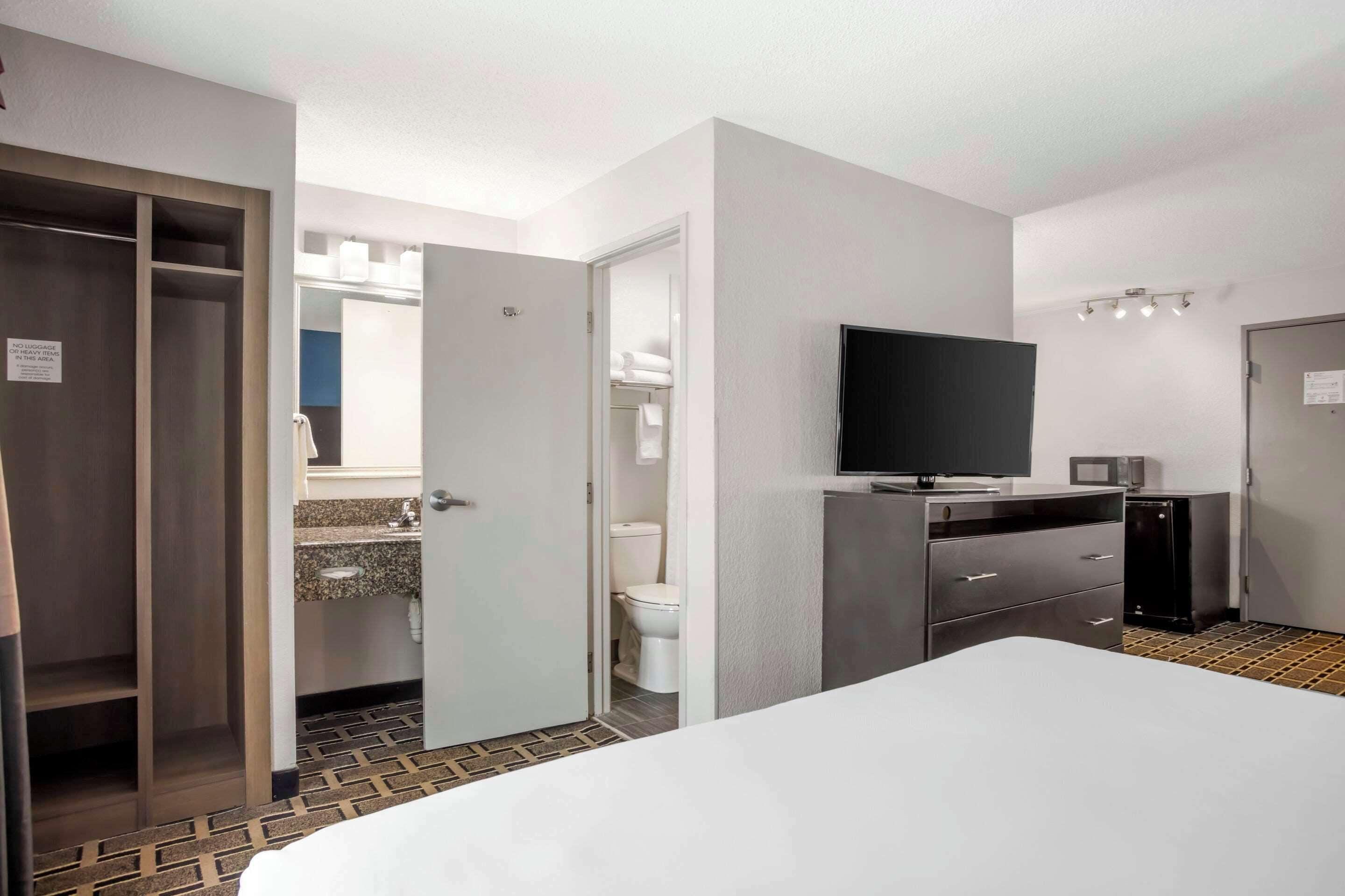 Hotel Comfort Airport - Bna Nashville