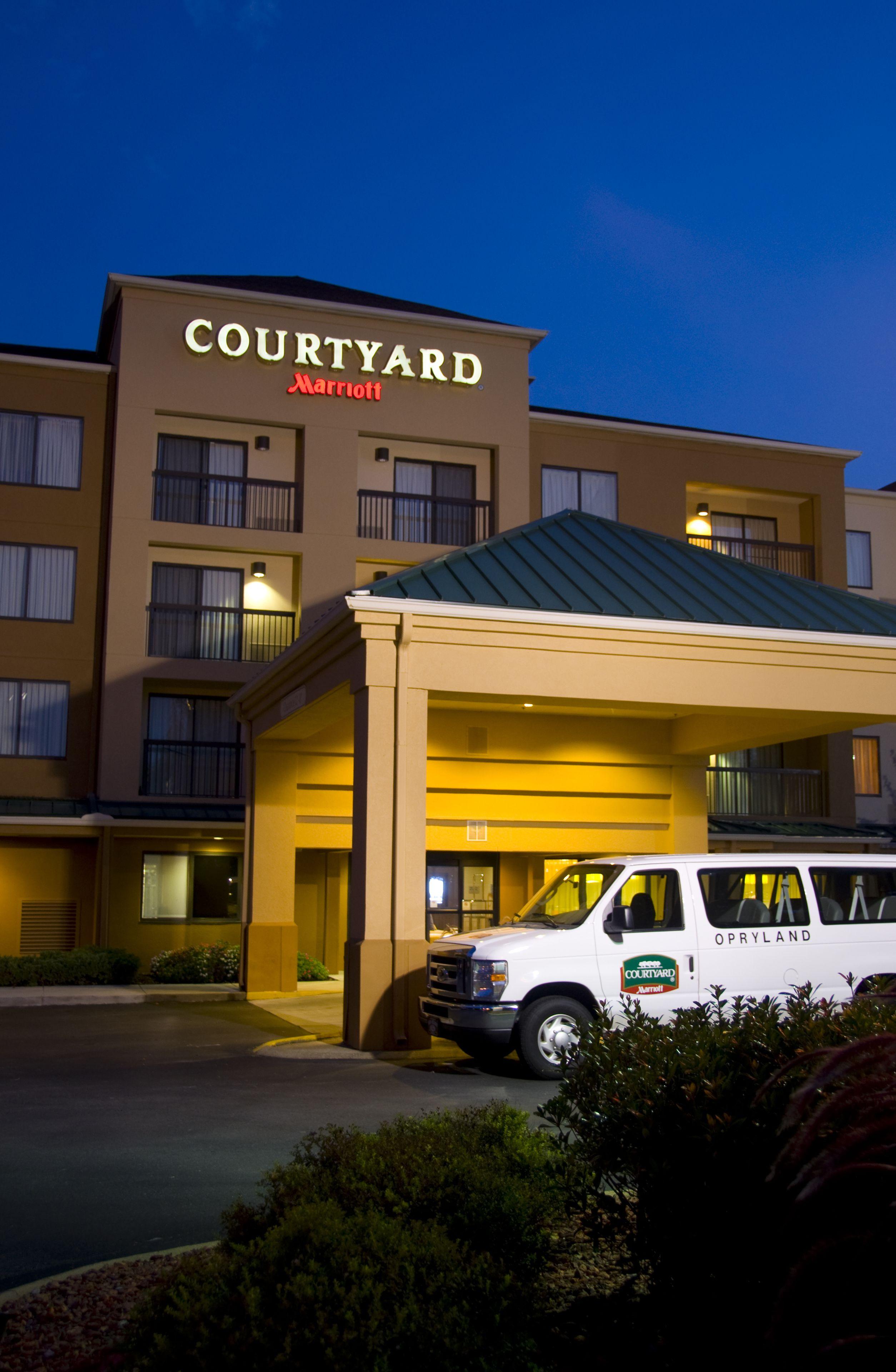 Hotel Courtyard By Marriott At Opryland 3*
