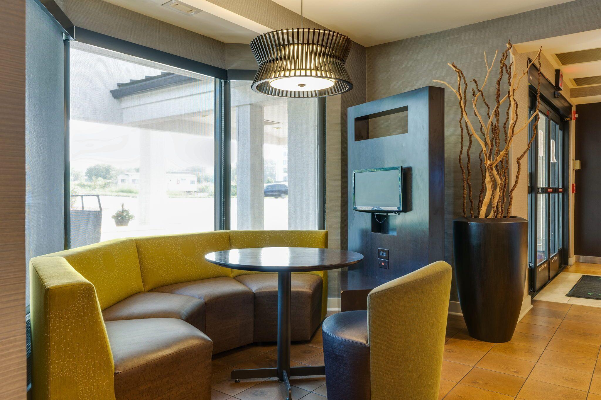 Courtyard By Marriott At Opryland 3*