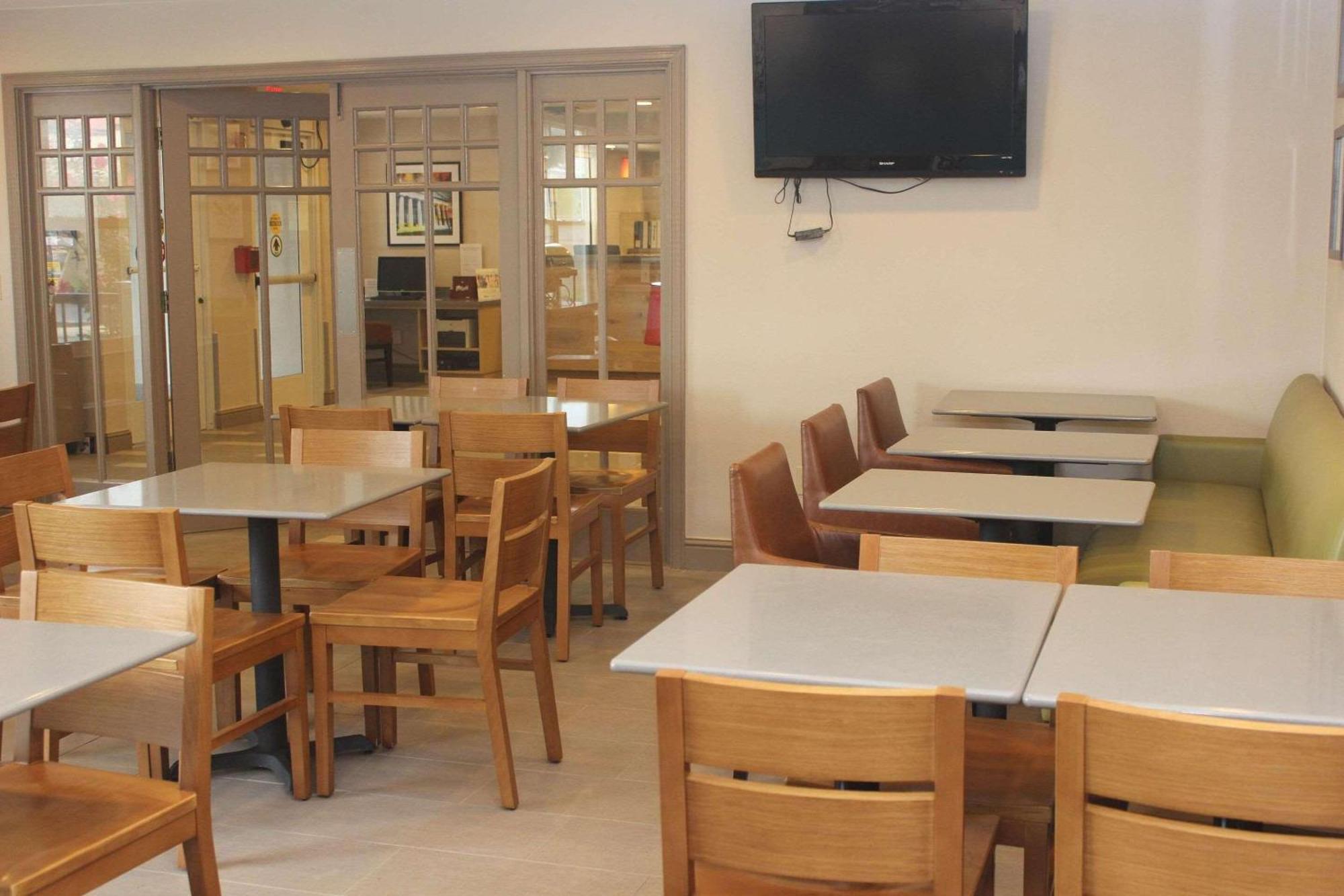 Country & By Radisson, Nashville, Tn