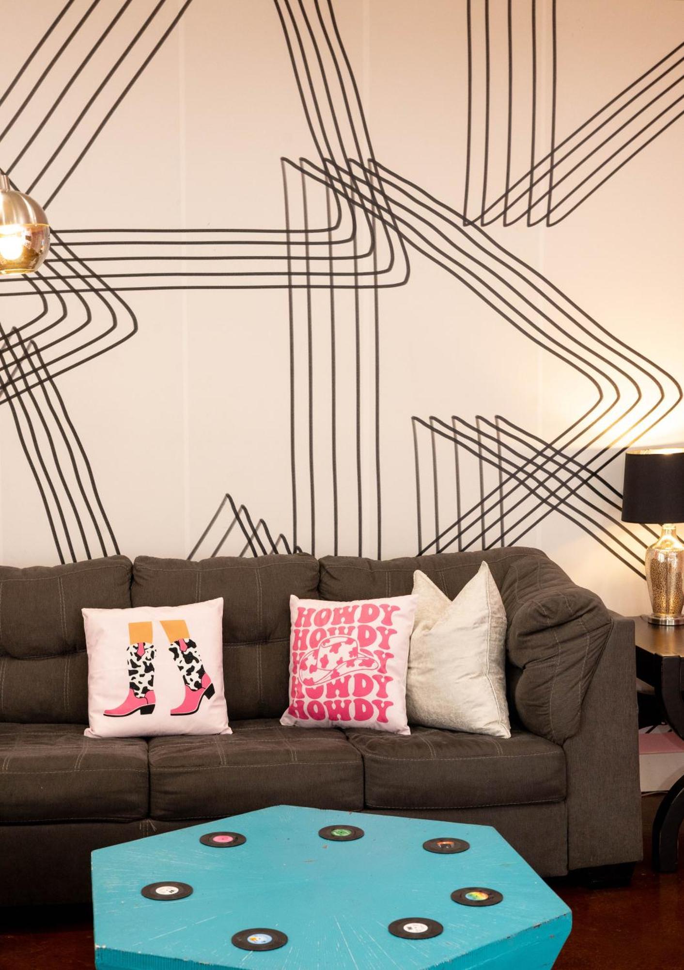 Pink Experience - West End Broadway & Restaurants Nashville