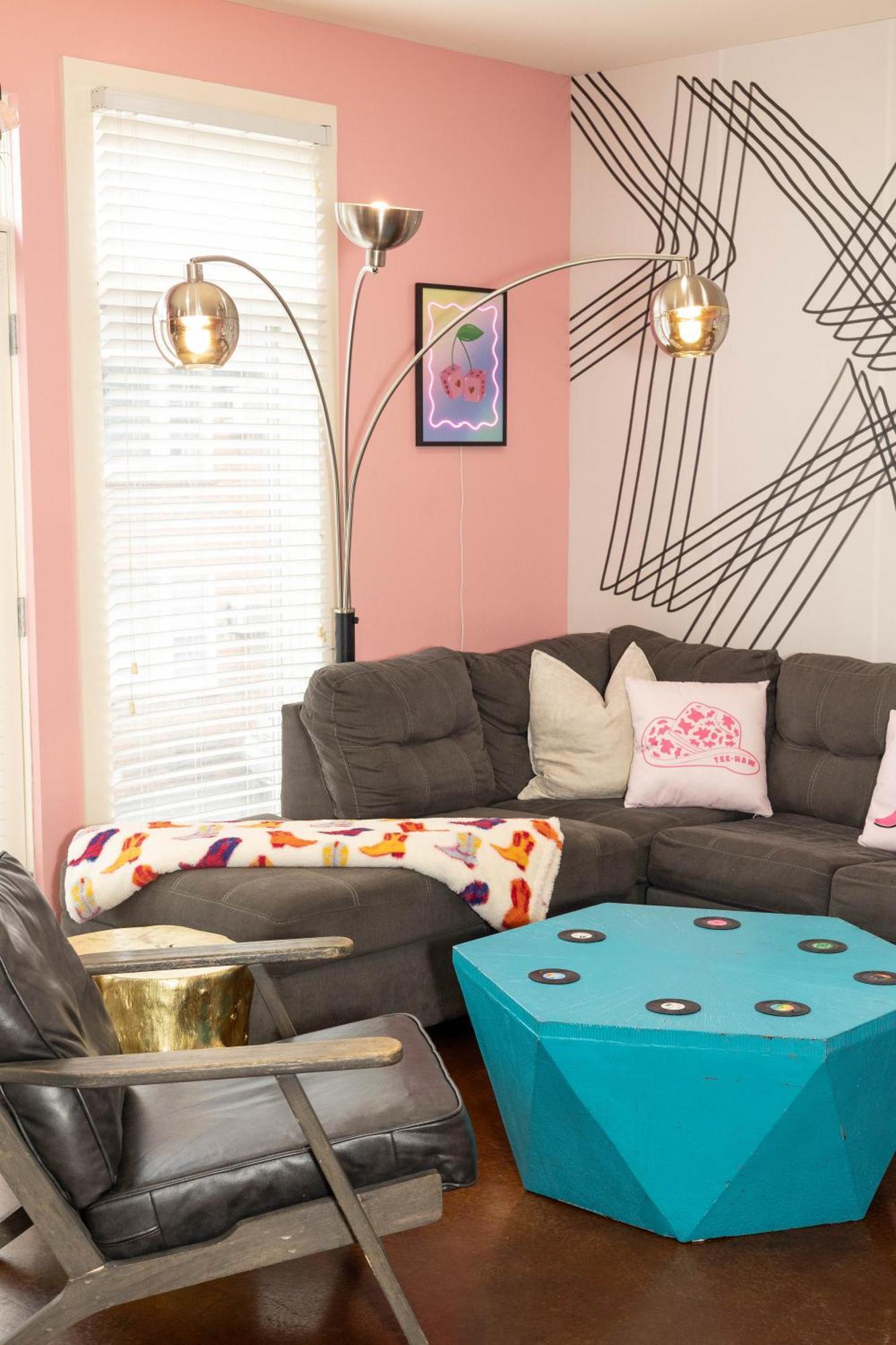 Pink Experience - West End Broadway & Restaurants * Nashville