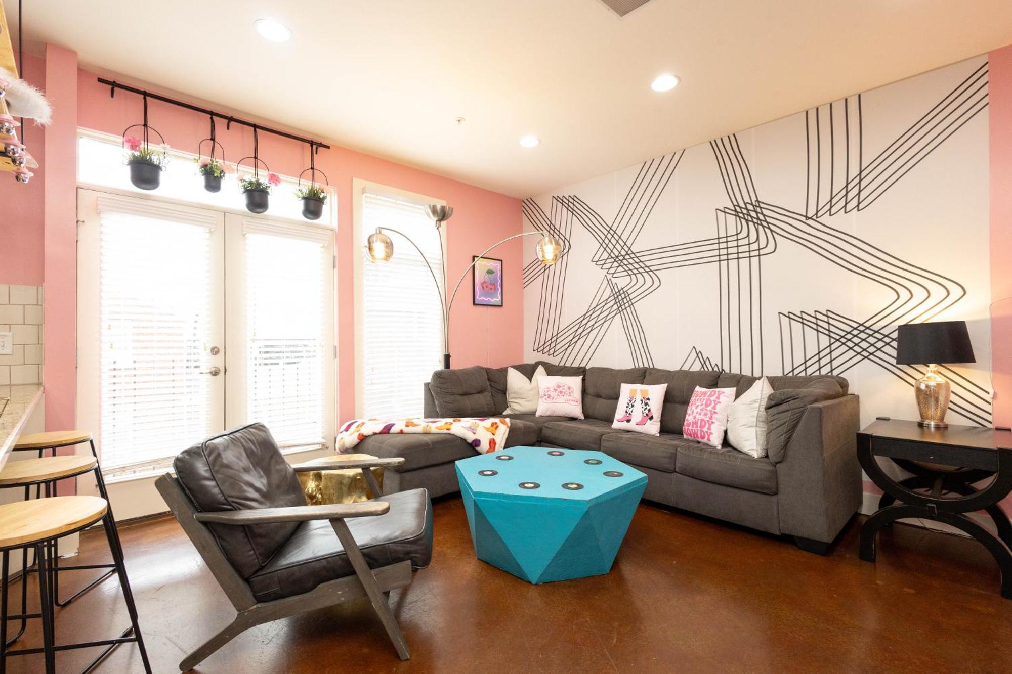 Pink Experience - West End Broadway & Restaurants