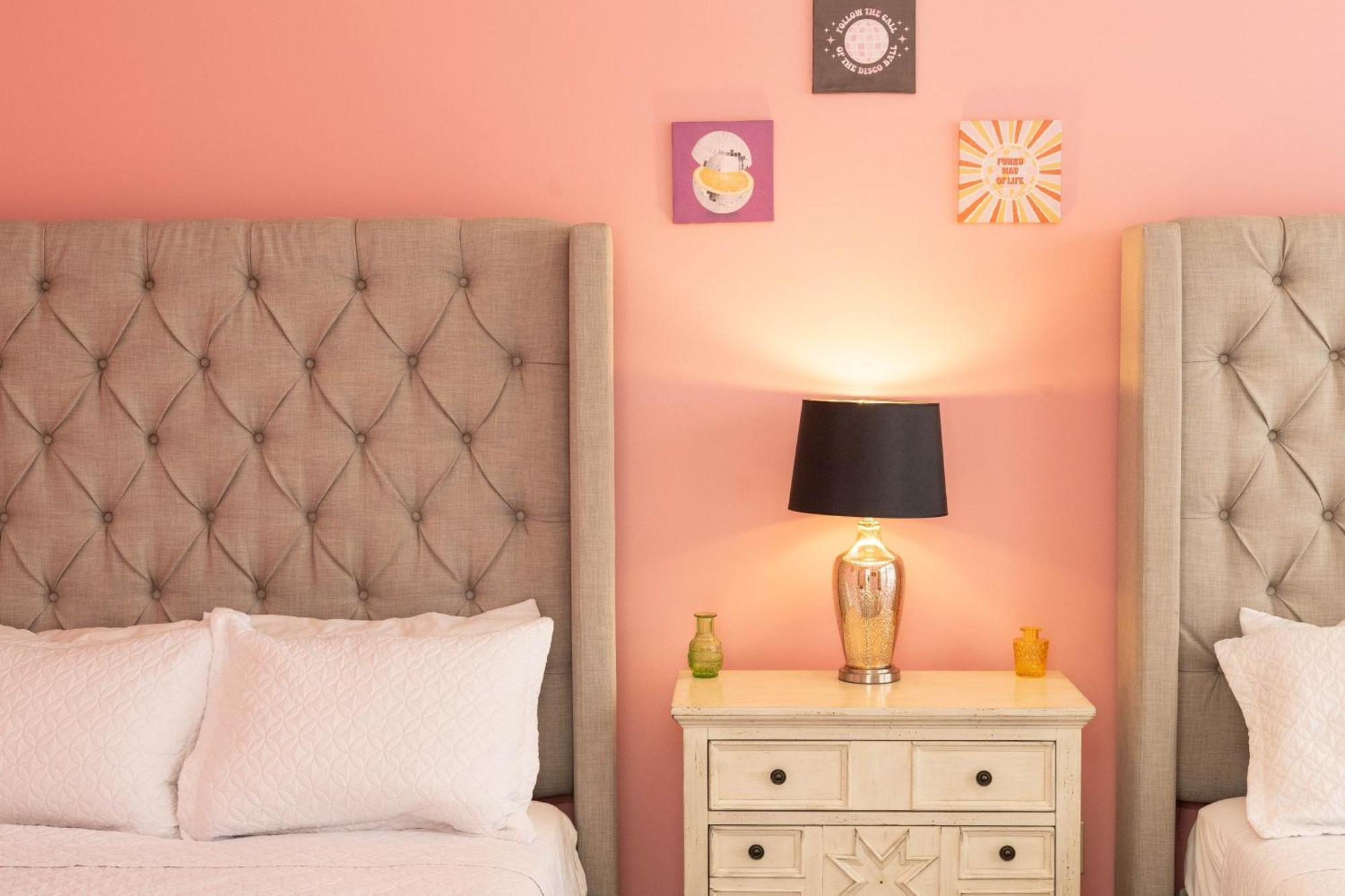 Pink Experience - West End Broadway & Restaurants Apartment *