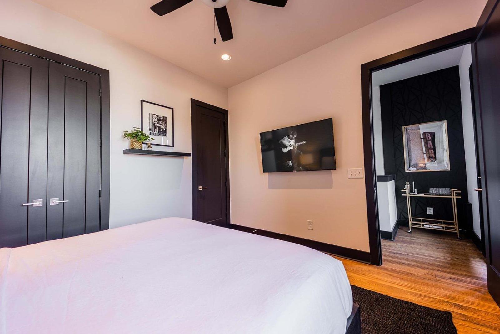 Holiday home Two Lavish Gulch Homes - Mins To Broadway Nashville