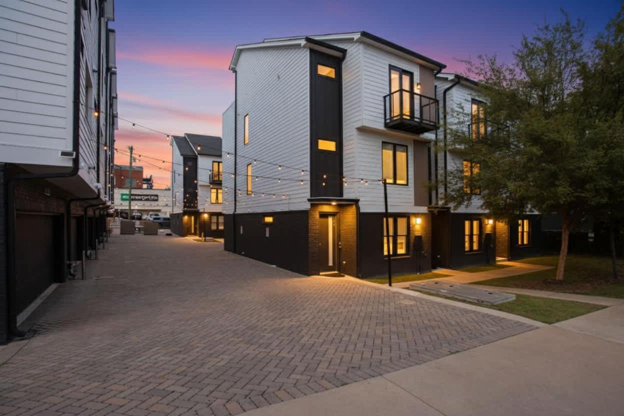 Holiday home Play At 8th & Argyle Elite Vacation Spot