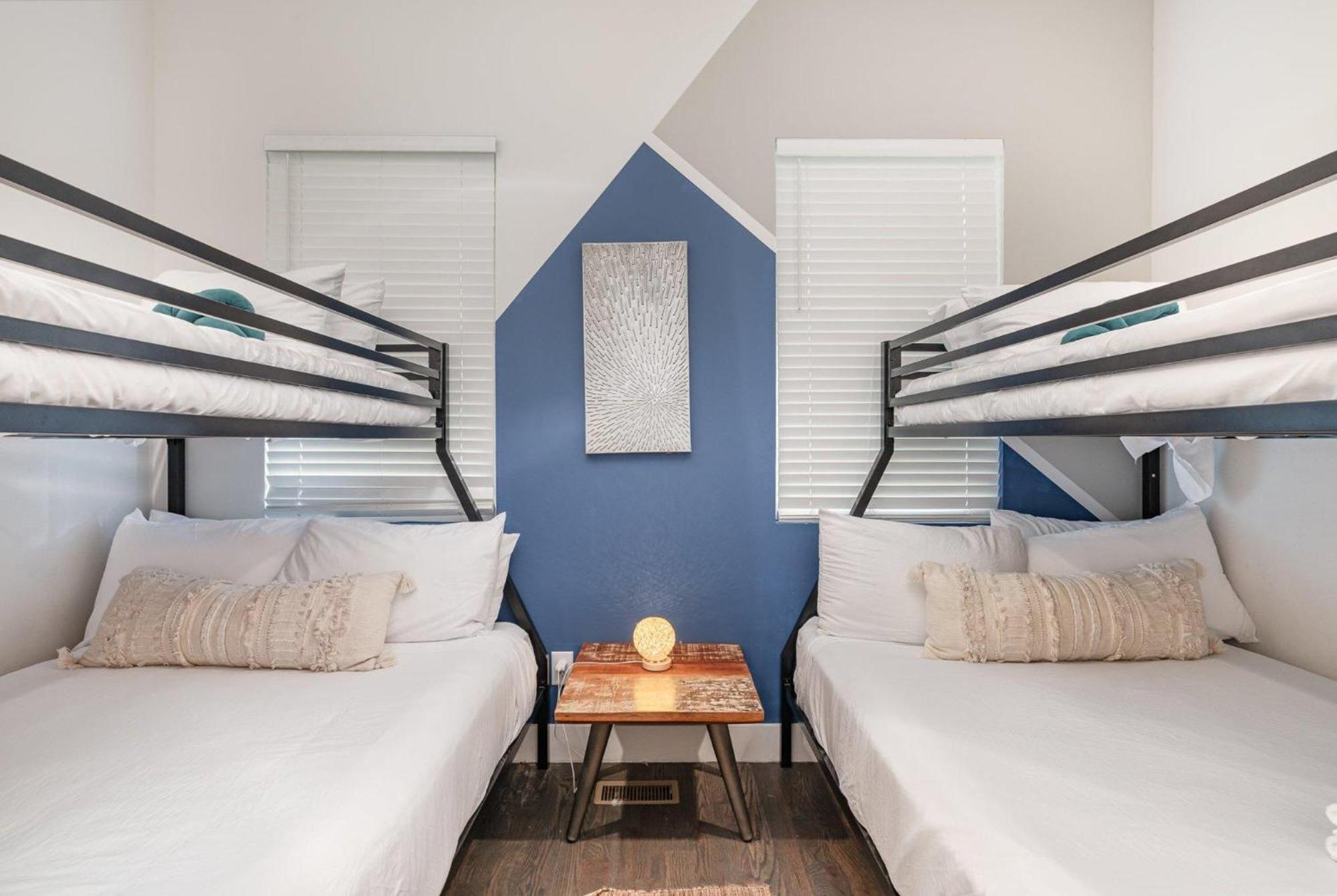 Double Time - Ping-pong Table - Mins To Germantown Holiday home