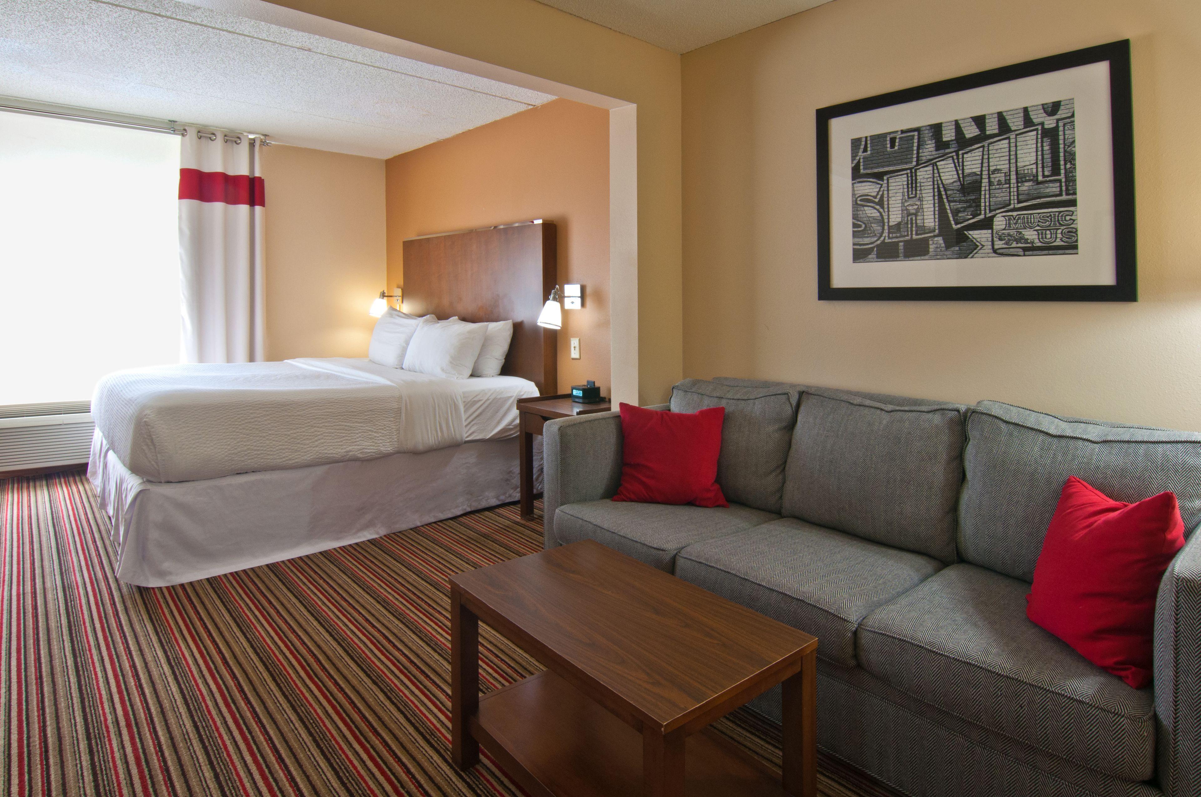 Hotel Four Points By Sheraton Airport 3*
