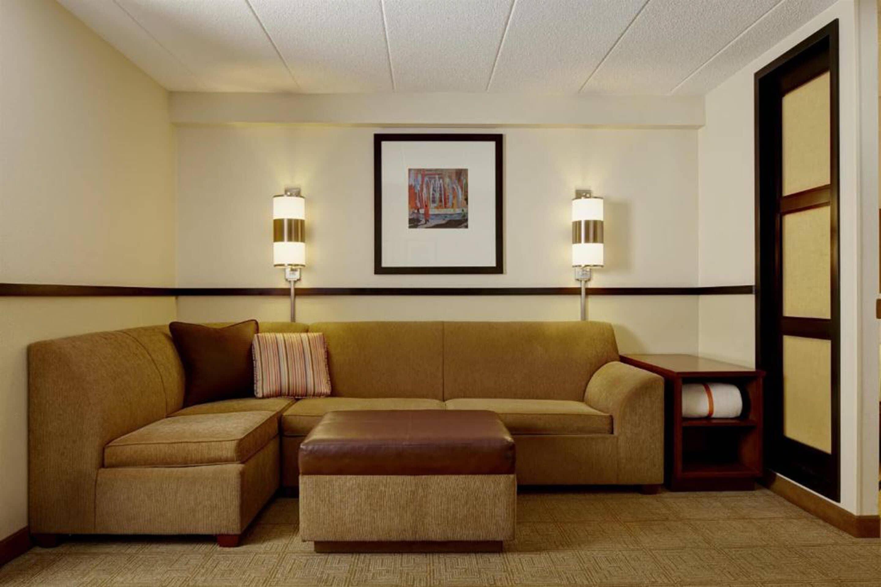Hyatt Place Airport Hotel