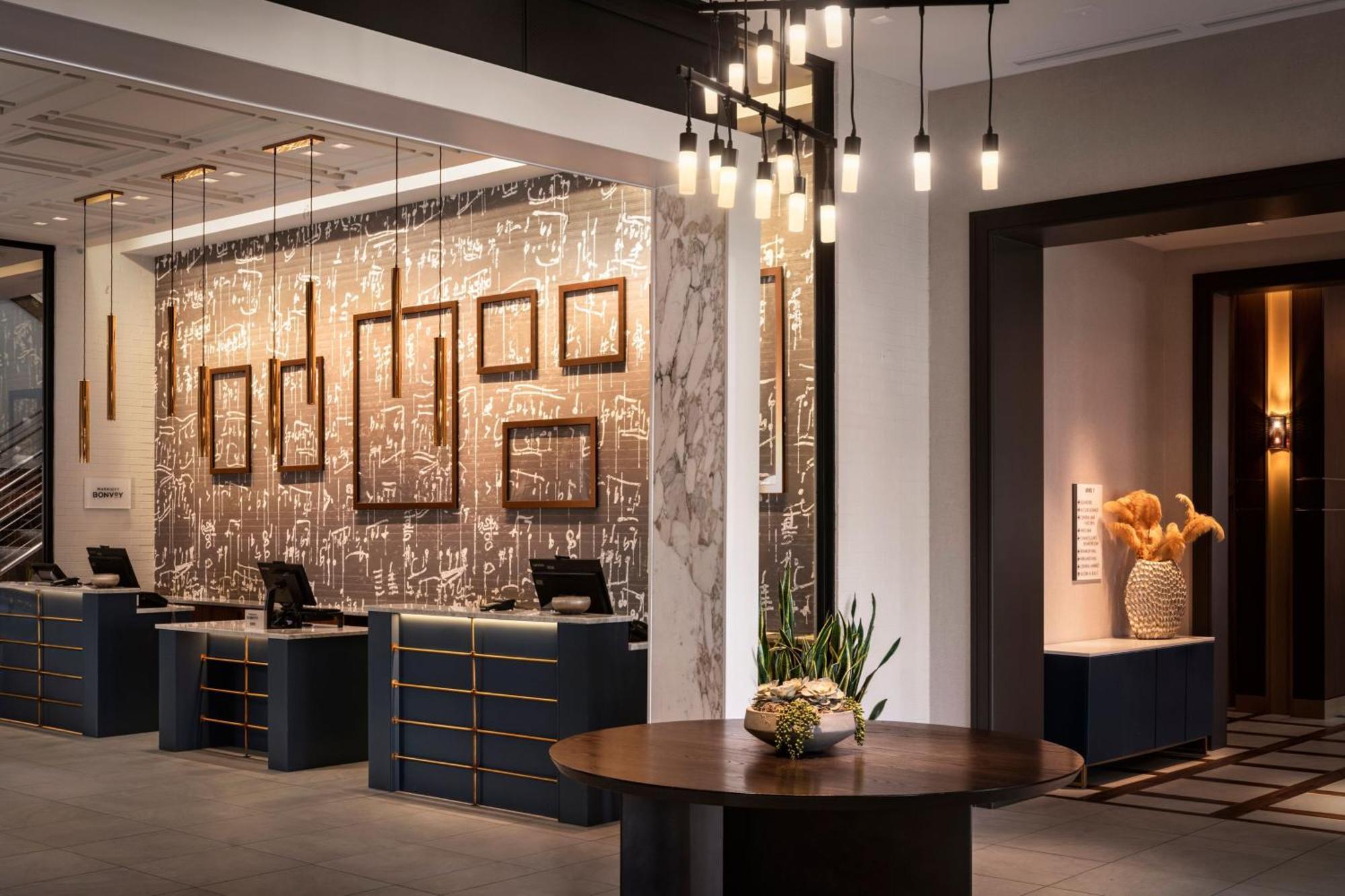 Hotel Marriott At Vanderbilt 4*