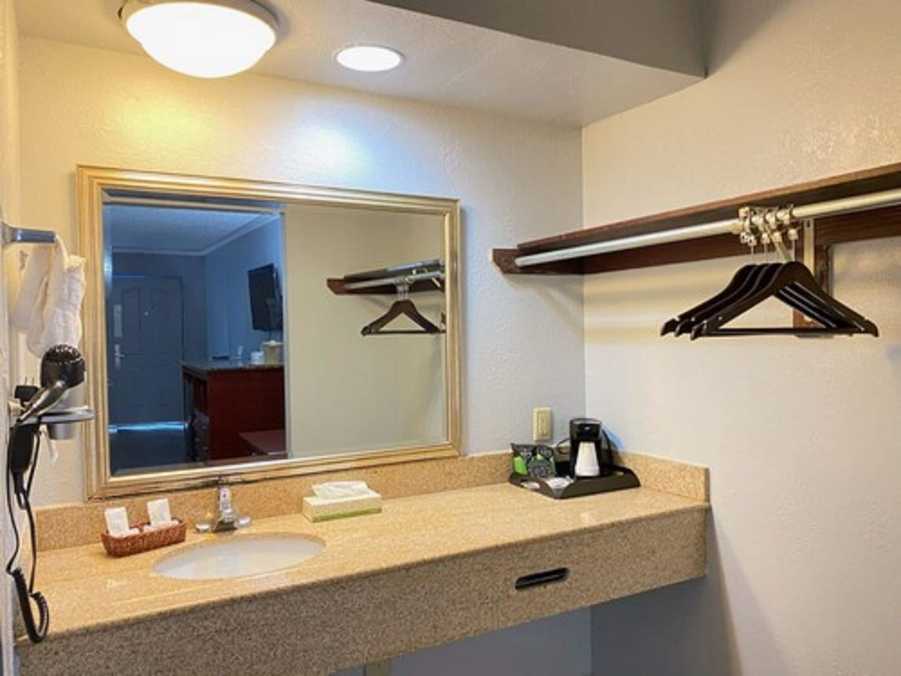 Quarters & 3* Nashville