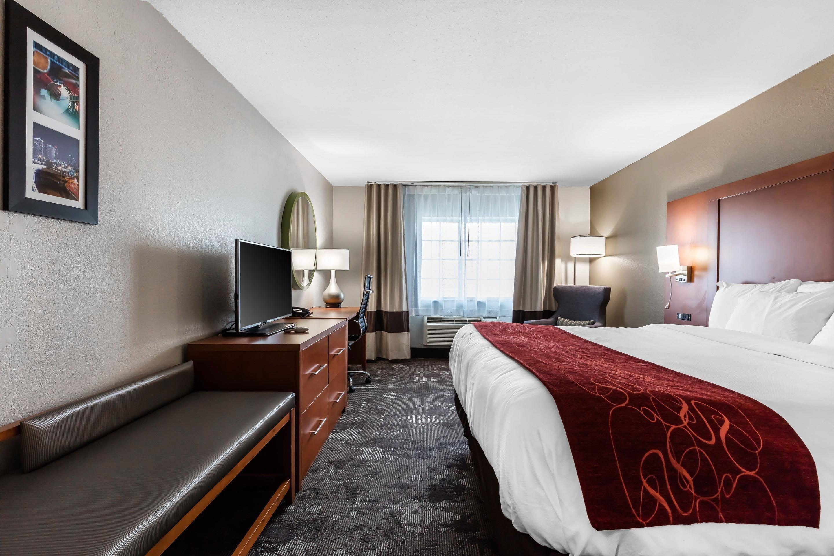 Hotel Comfort & Near Tanger Outlets I-24 Antioch