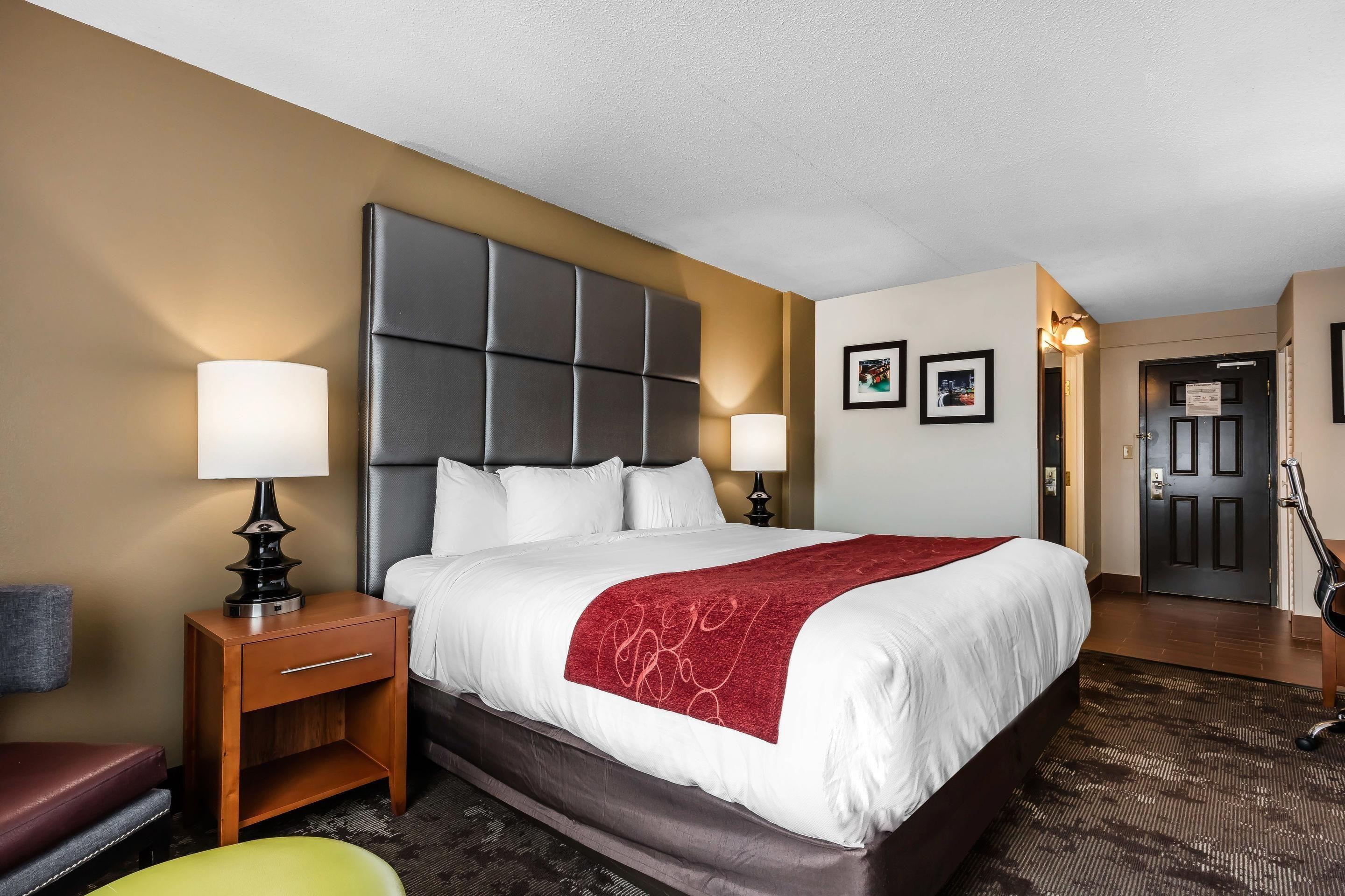 Comfort & Near Tanger Outlets I-24 Antioch Hotel