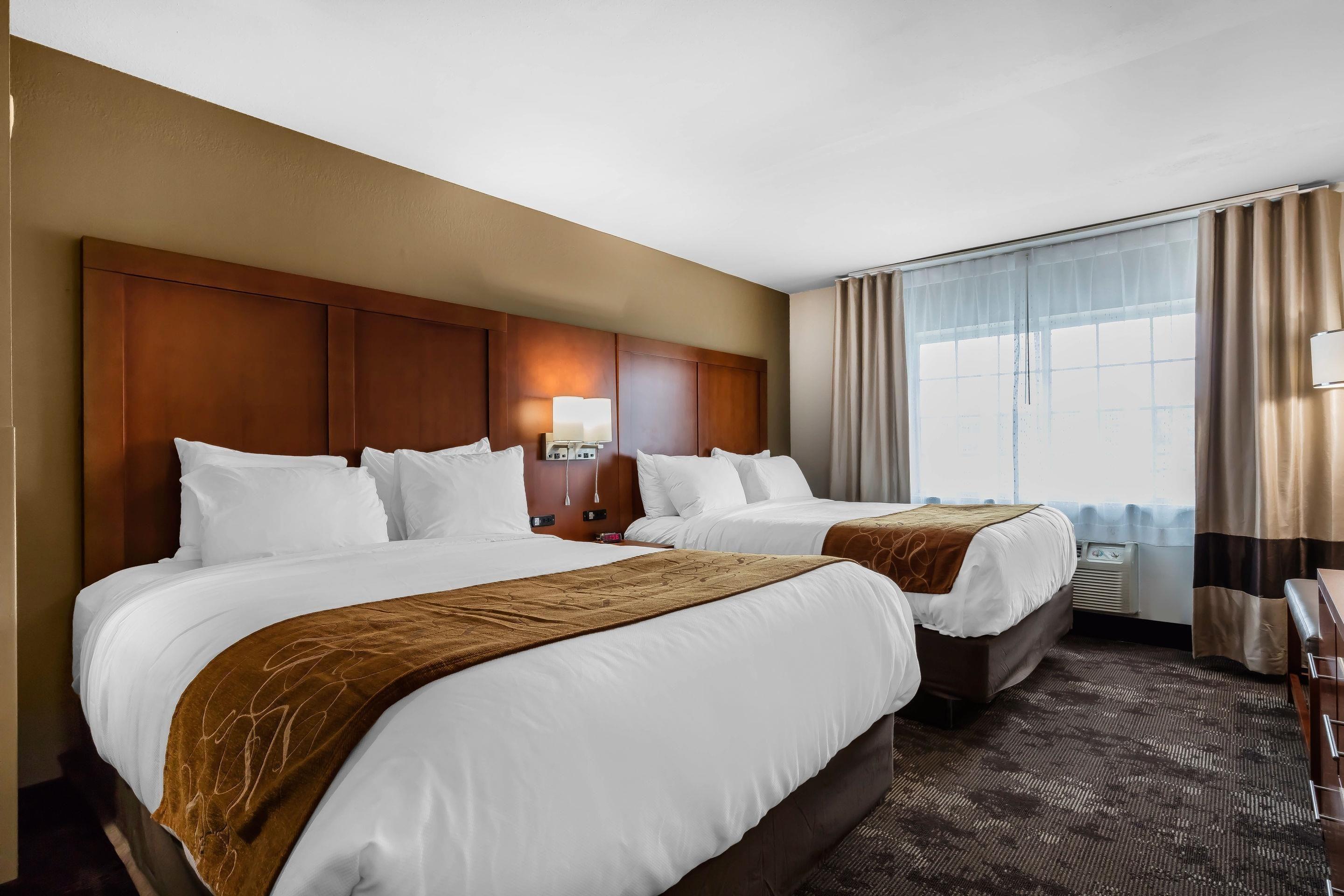 Comfort & Near Tanger Outlets I-24 Antioch Hotel