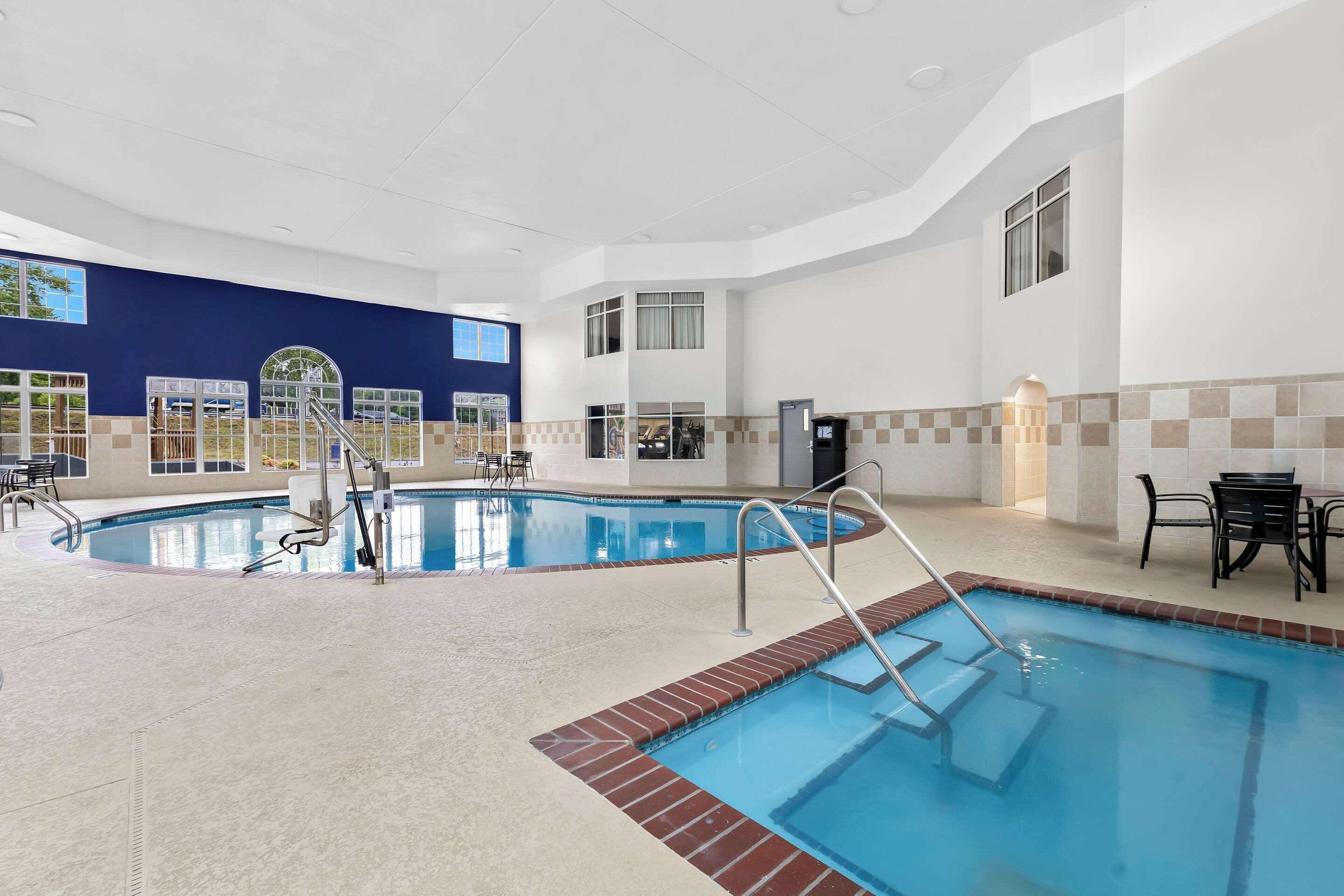 Comfort & Near Tanger Outlets I-24 Antioch Hotel Nashville