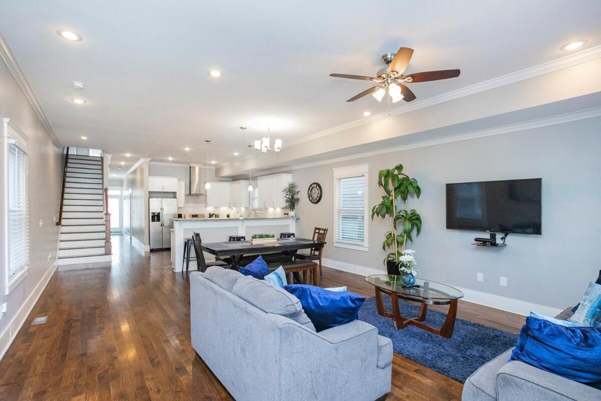 1a Rooftop Deck, 3mi Broadway, Side By Side Available Holiday home Nashville