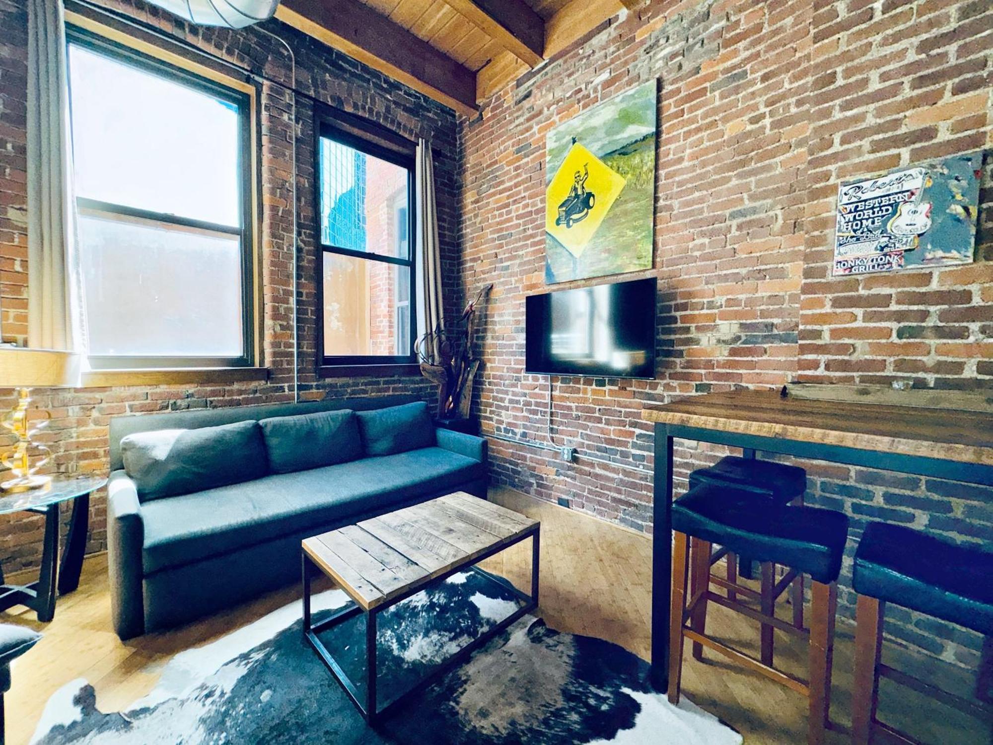 Apartment No Show Jones Nashville