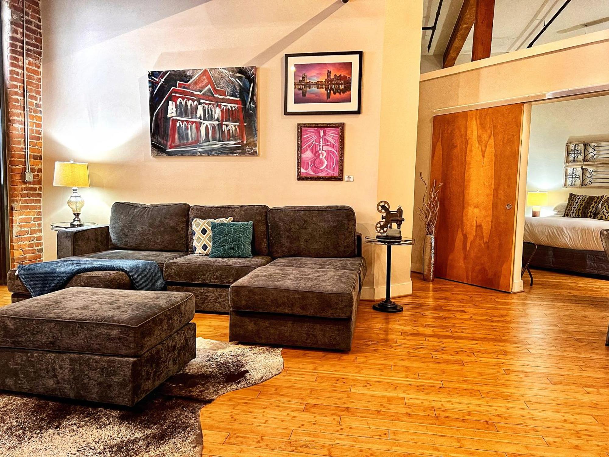 Apartment Writers Round *