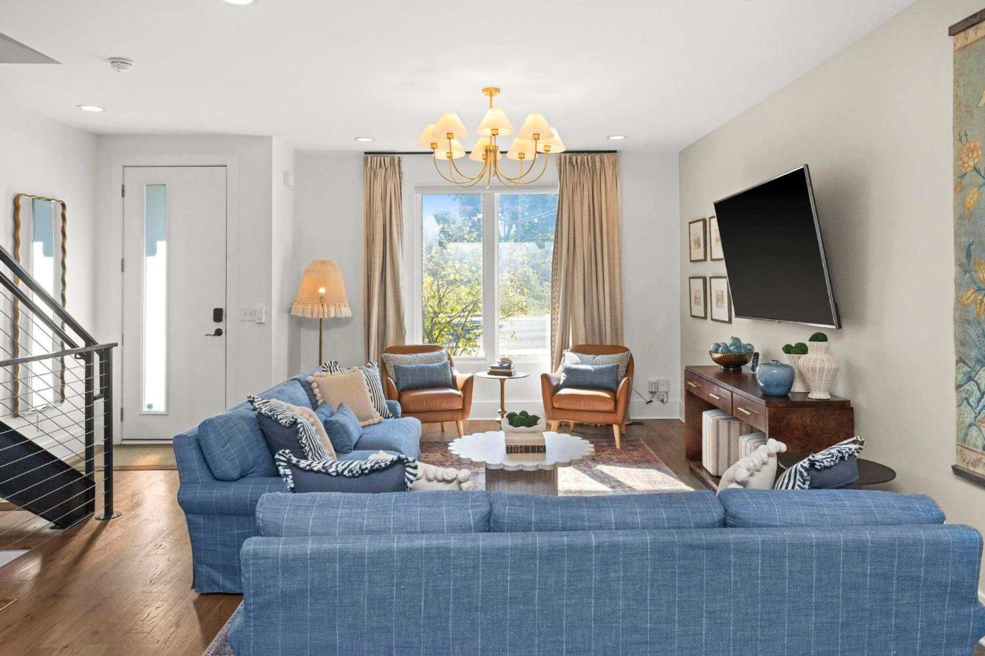 2 Adjacent Gem Great For Big Groups 8th Ave S Holiday home *