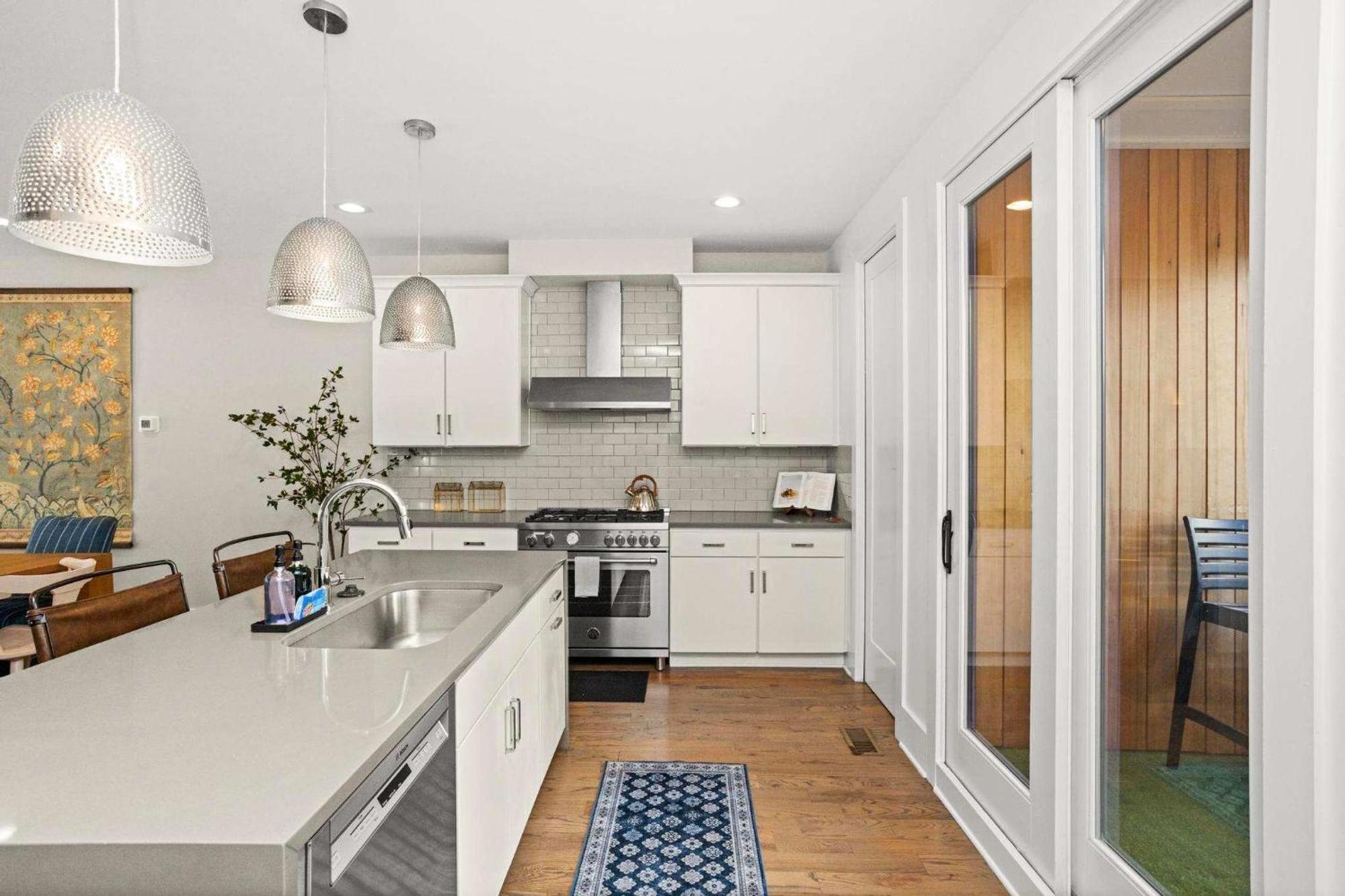 2 Adjacent Gem Great For Big Groups 8th Ave S * Nashville