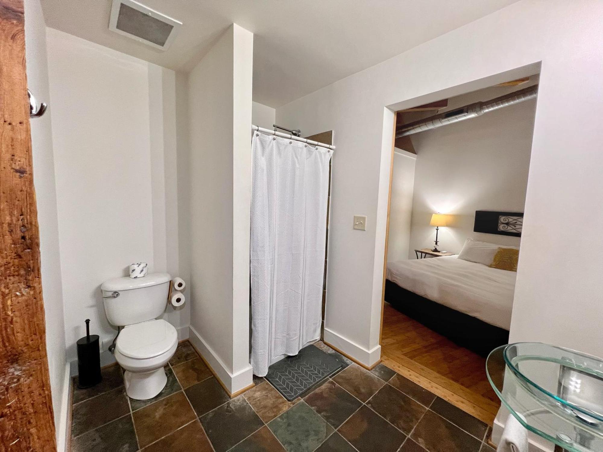 Apartment No Show Jones Nashville