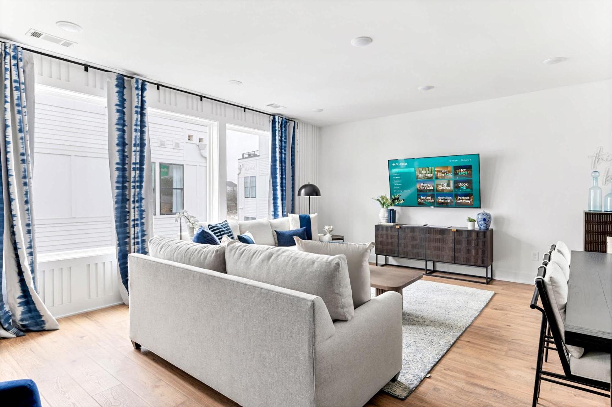 Rooftop Fire Pit Lounge Skyline Dt Nash Views Nashville