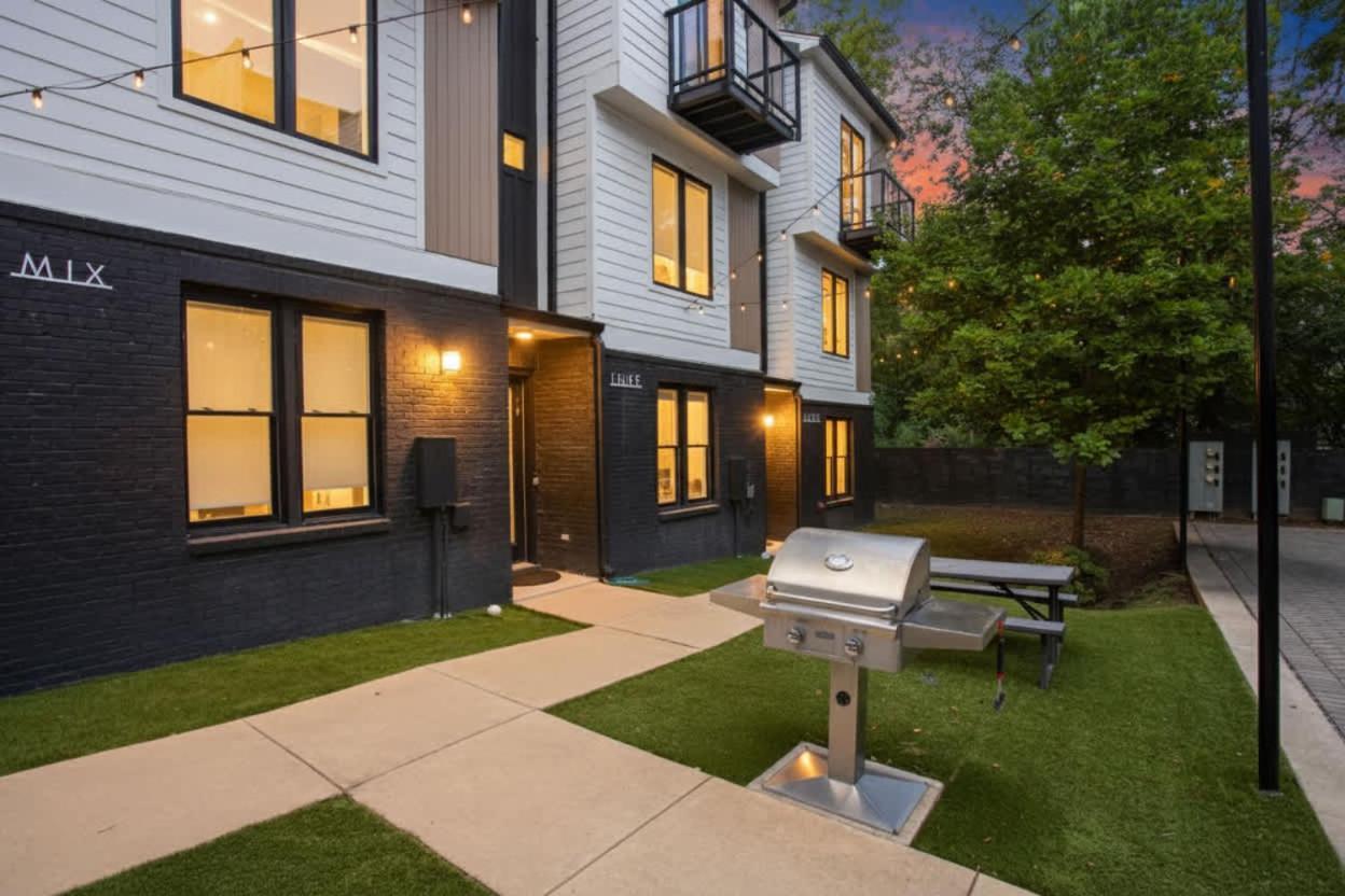 2 Adjacent Gem Great For Big Groups 8th Ave S Holiday home Nashville