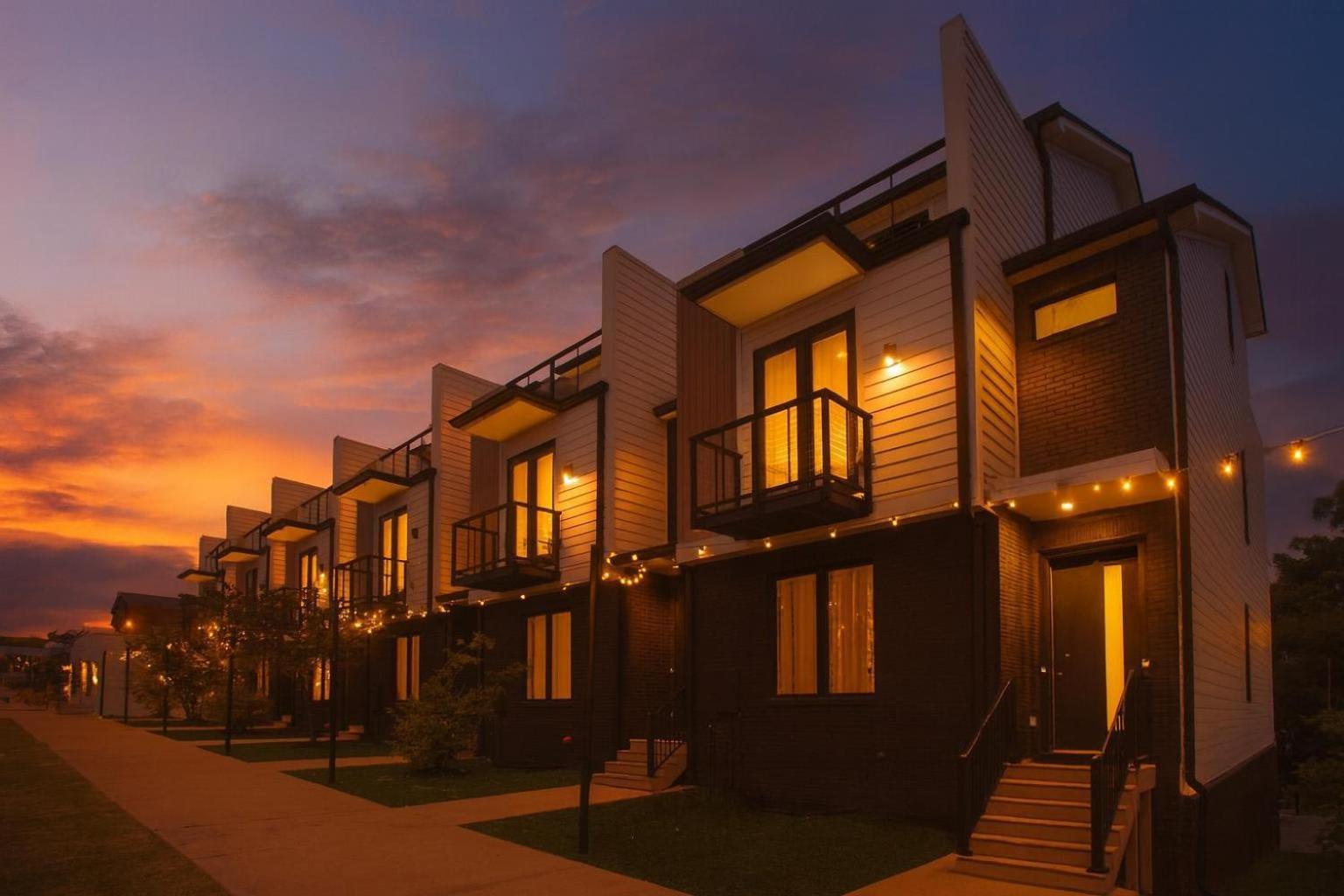 2 Adjacent Gem Great For Big Groups 8th Ave S Holiday home *