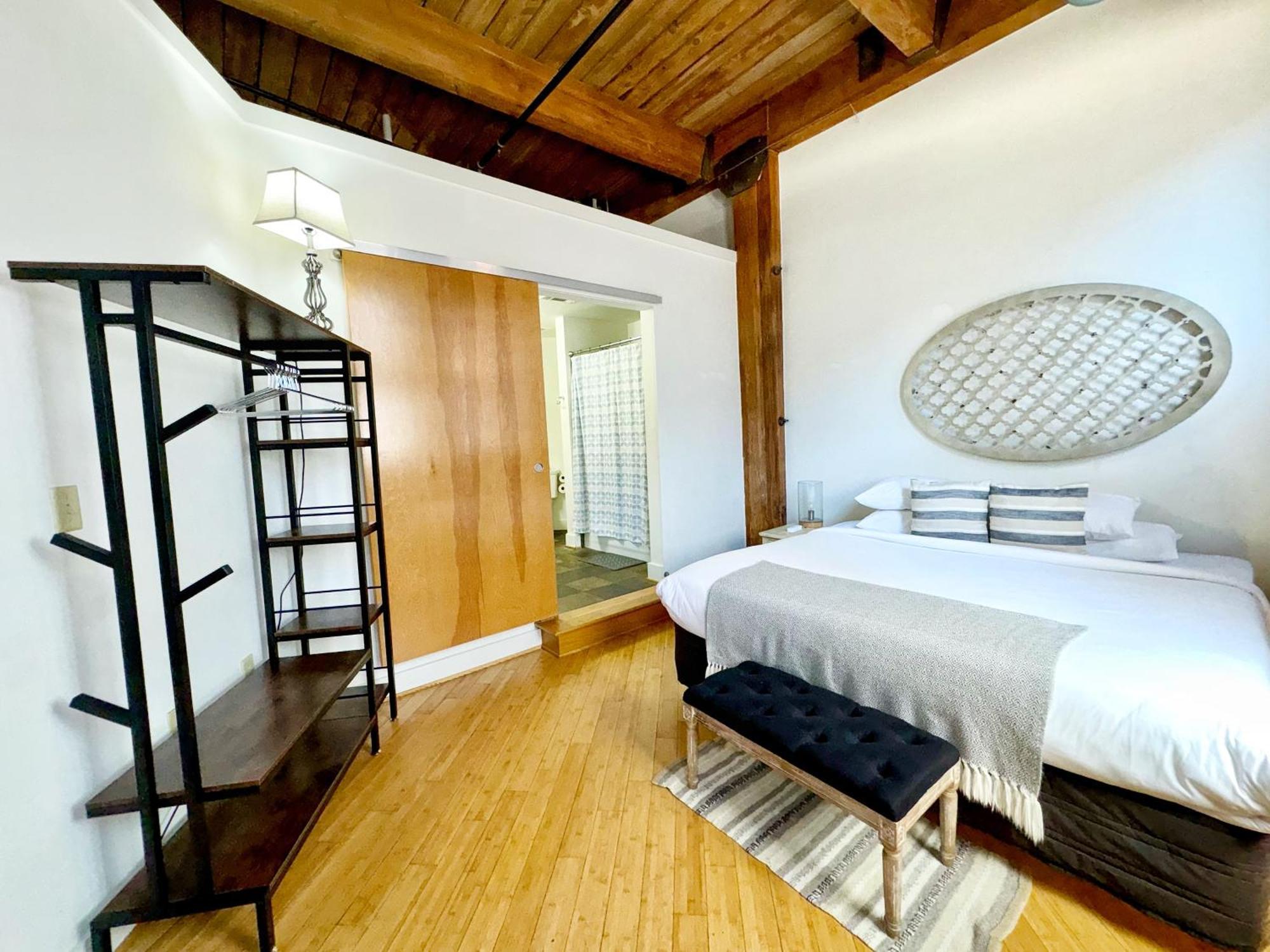 Apartment No Show Jones Nashville