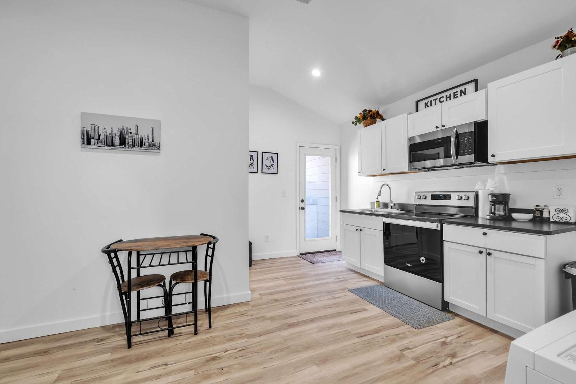 Spacious Duplex In Prime Location Nashville