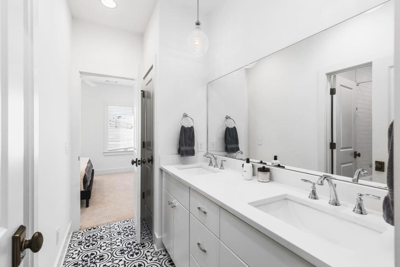 Holiday home Two Neighboring Homes Sleeps 24 Walk To 12 South *