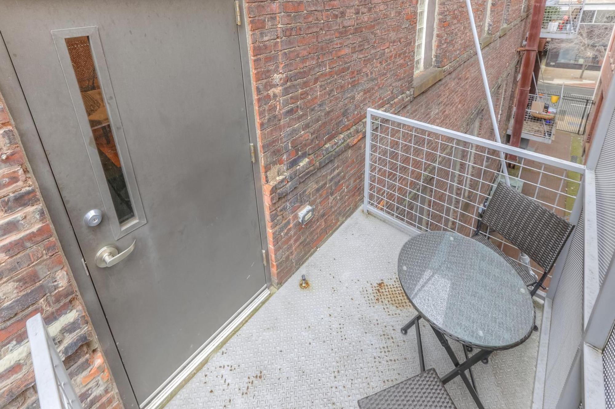 Apartment Writers Round