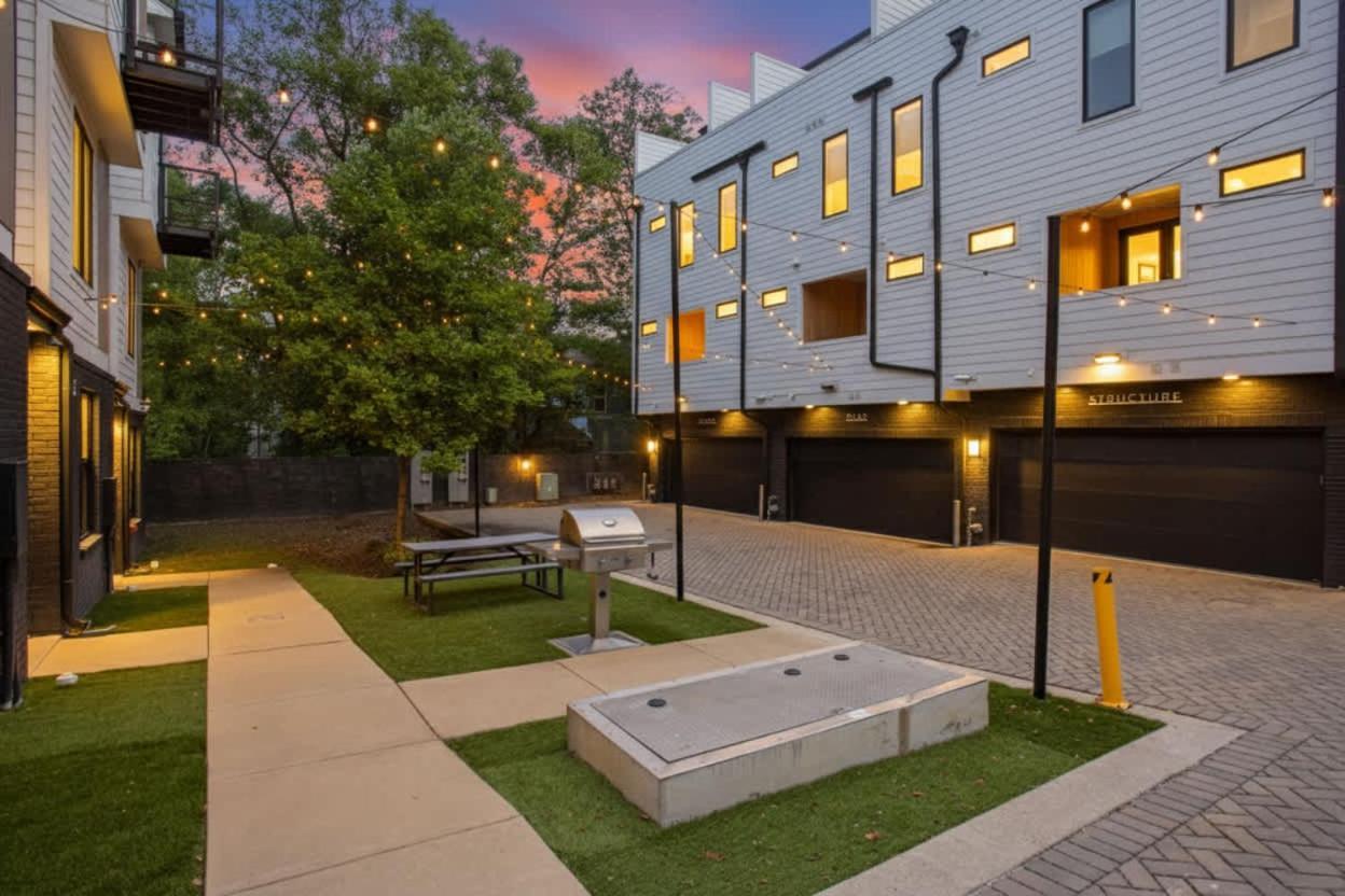 2 Adjacent Gem Great For Big Groups 8th Ave S Holiday home