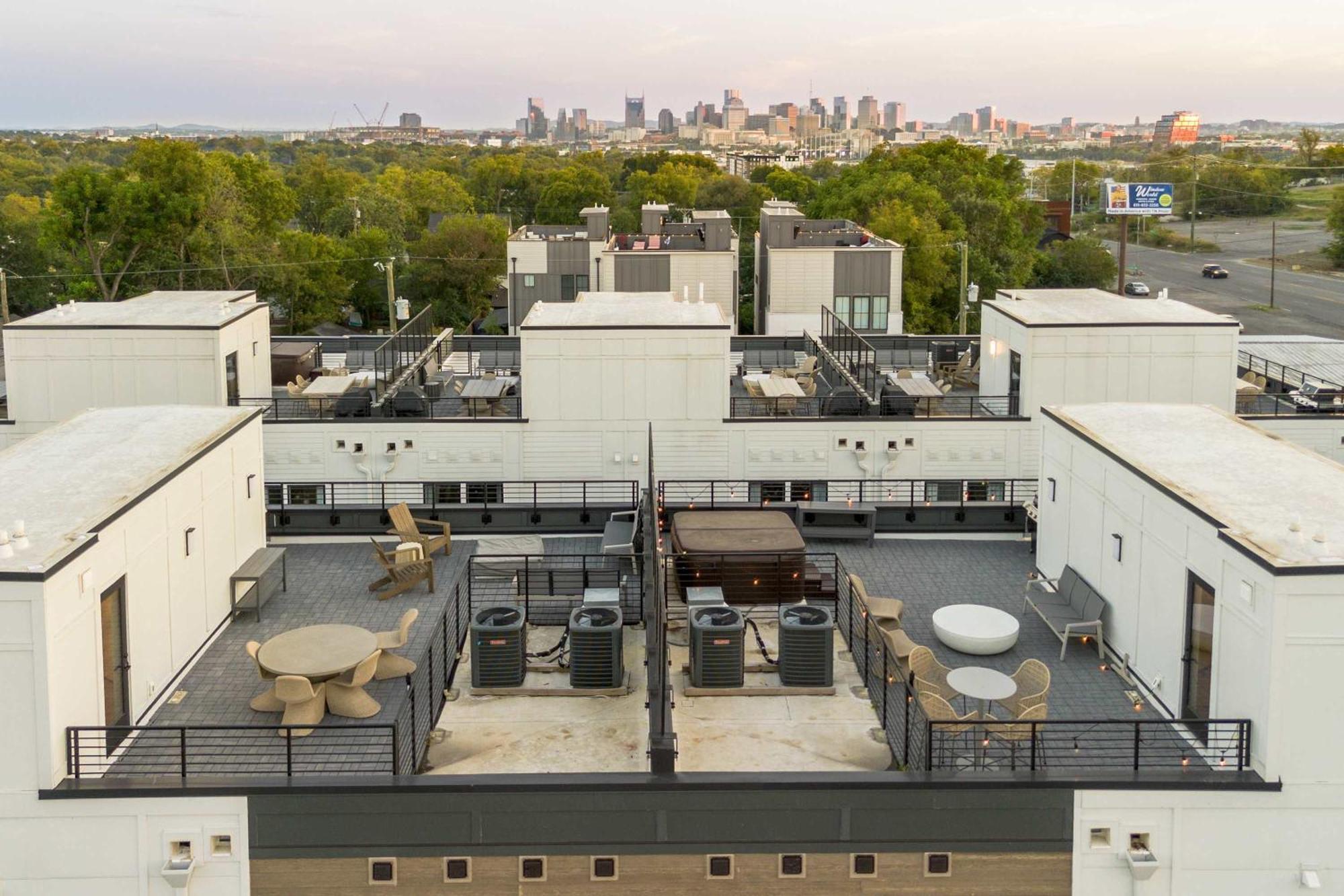 Rooftop Fire Pit Lounge Skyline Dt Nash Views Holiday home *