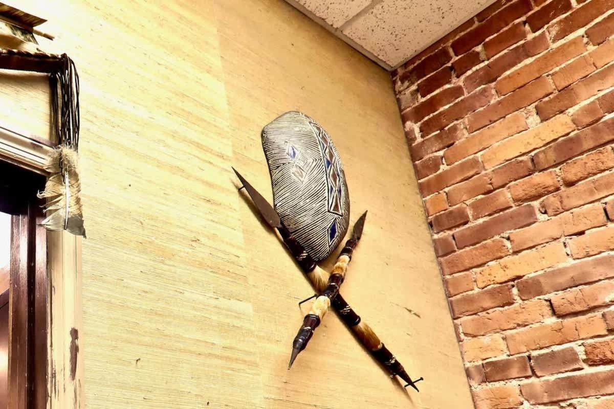 Rockstar Mansion By Broadway