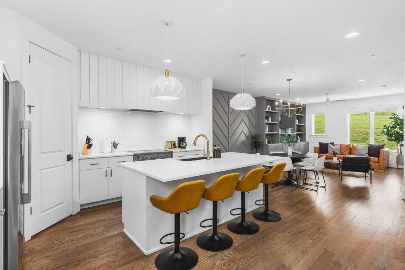 Two Neighboring Homes Sleeps 24 Walk To 12 South Holiday home Nashville