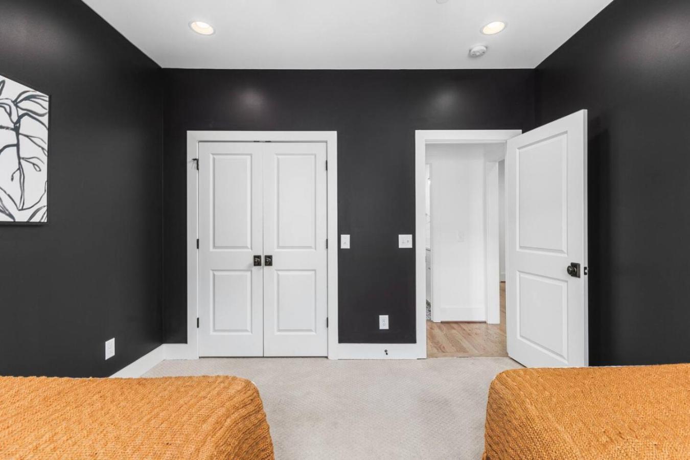 Holiday home Two Neighboring Homes Sleeps 24 Walk To 12 South Nashville