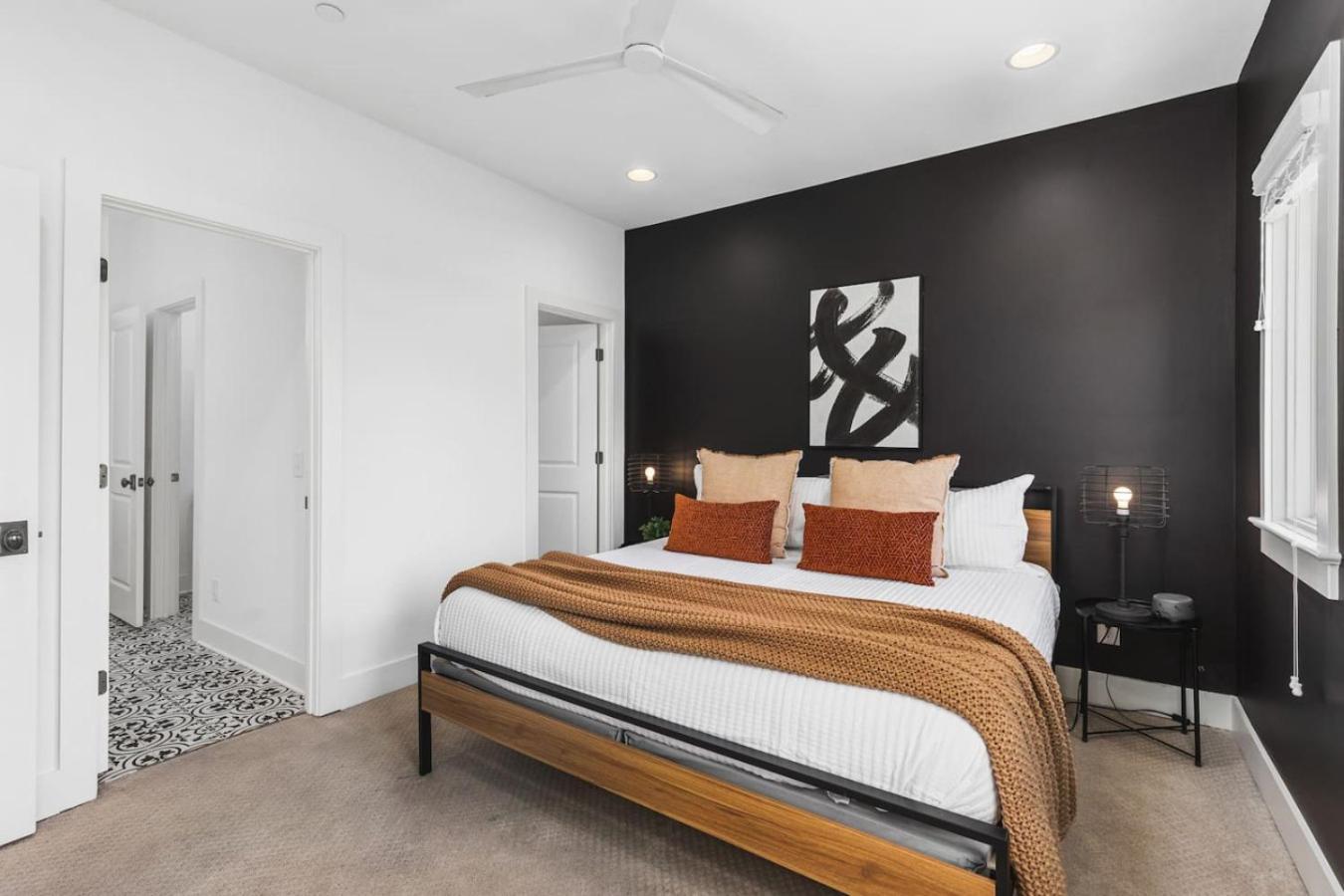 Two Neighboring Homes Sleeps 24 Walk To 12 South Holiday home Nashville