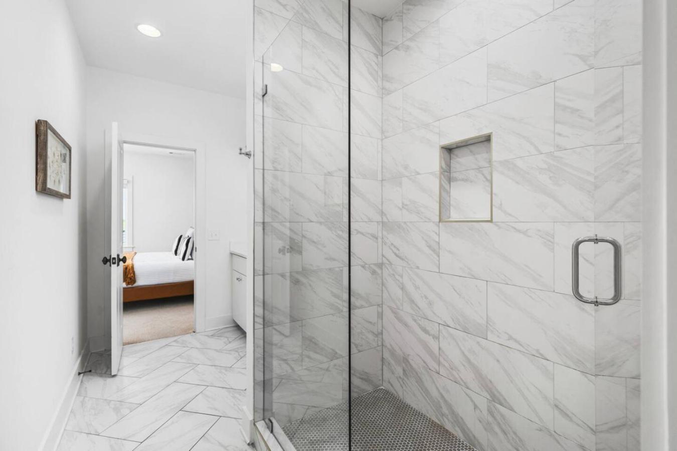 Holiday home Two Neighboring Homes Sleeps 24 Walk To 12 South Nashville