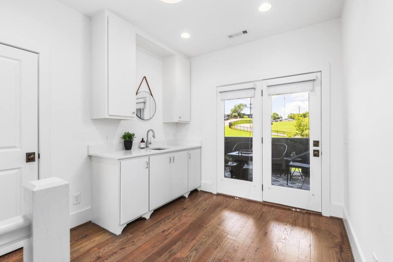 Holiday home Two Neighboring Homes Sleeps 24 Walk To 12 South Nashville