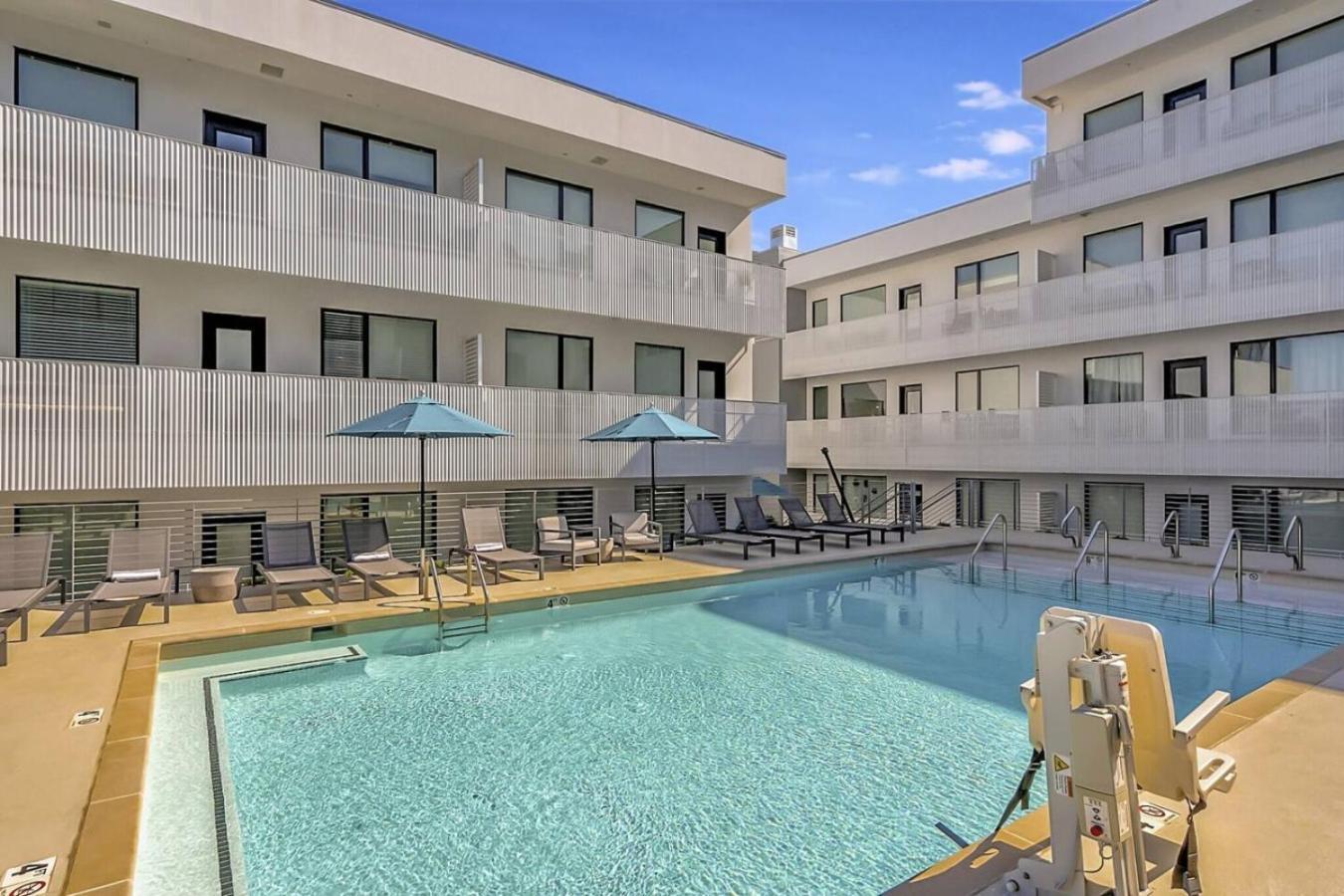 Apartment Retreat Stylish Near Broadway Nashville