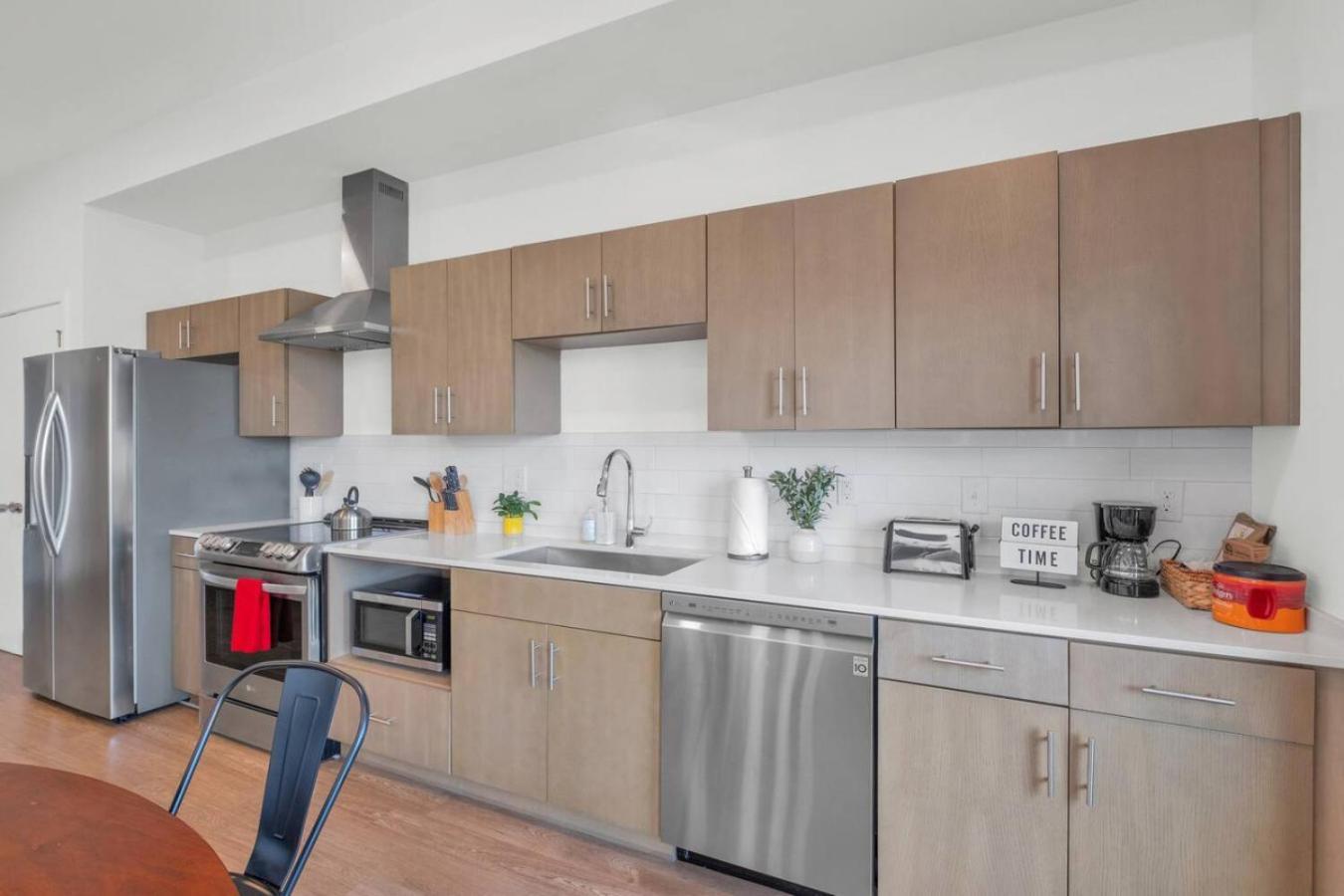 Apartment Retreat Stylish Near Broadway Nashville