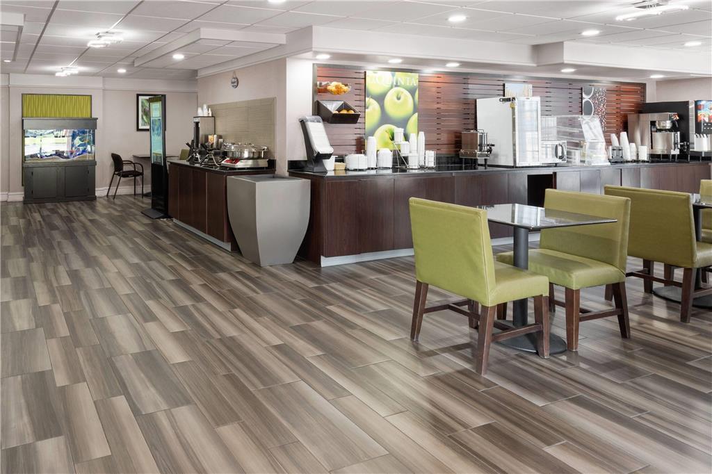 La Quinta By Wyndham South Hotel